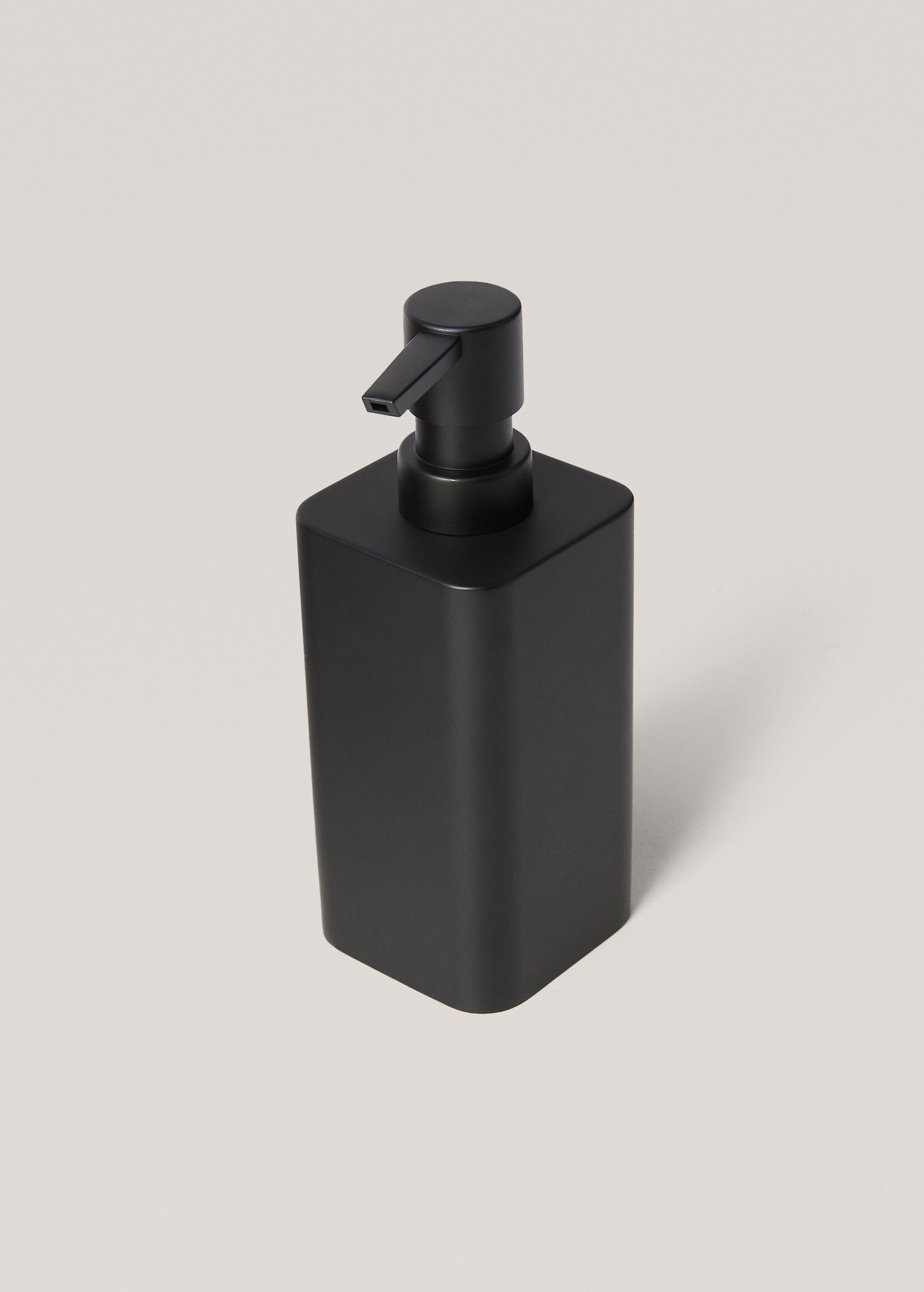 Resin soap dispenser - Details of the article 1