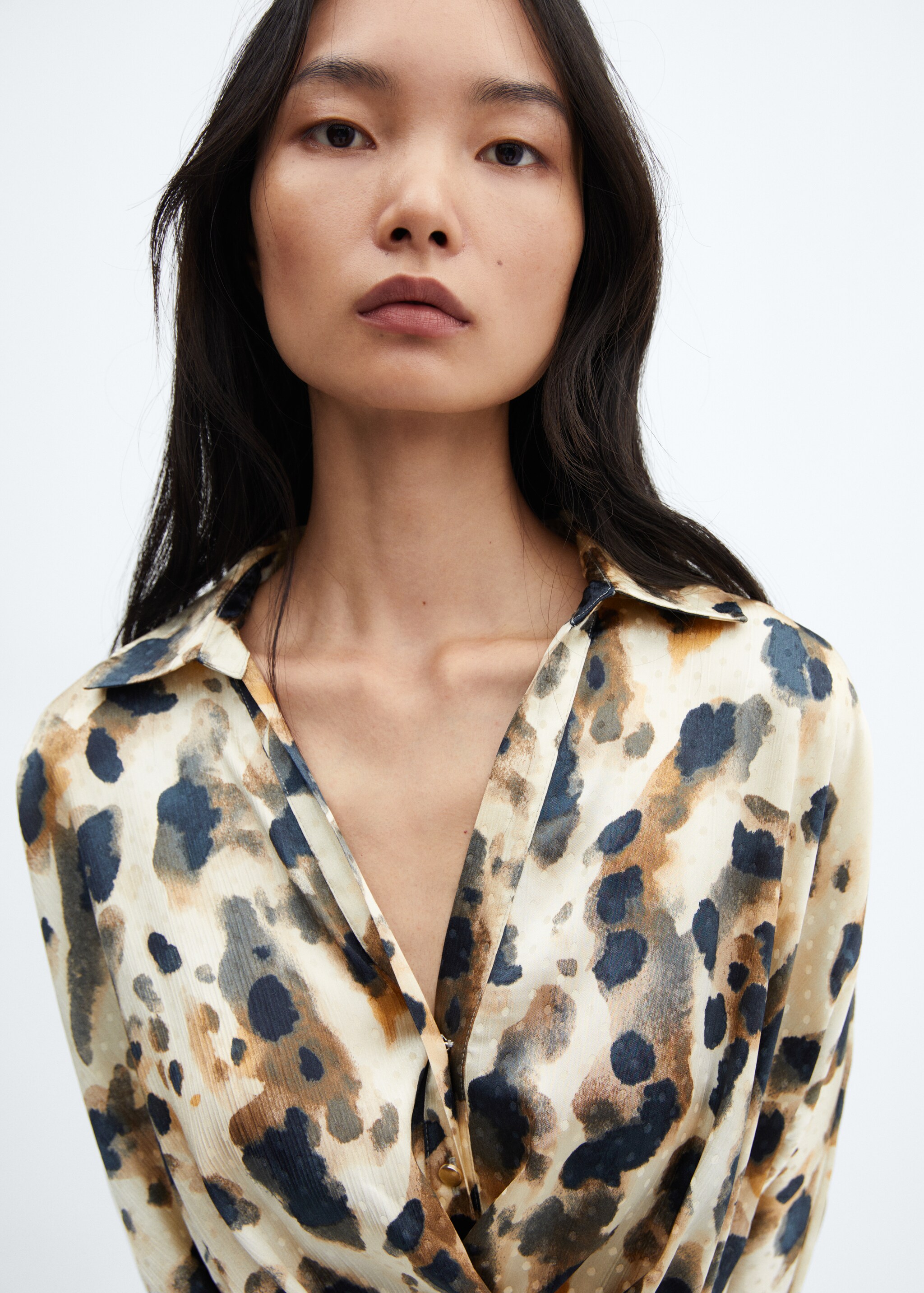 Атласное платье с леопардовым принтом - Деталь изделия 1
