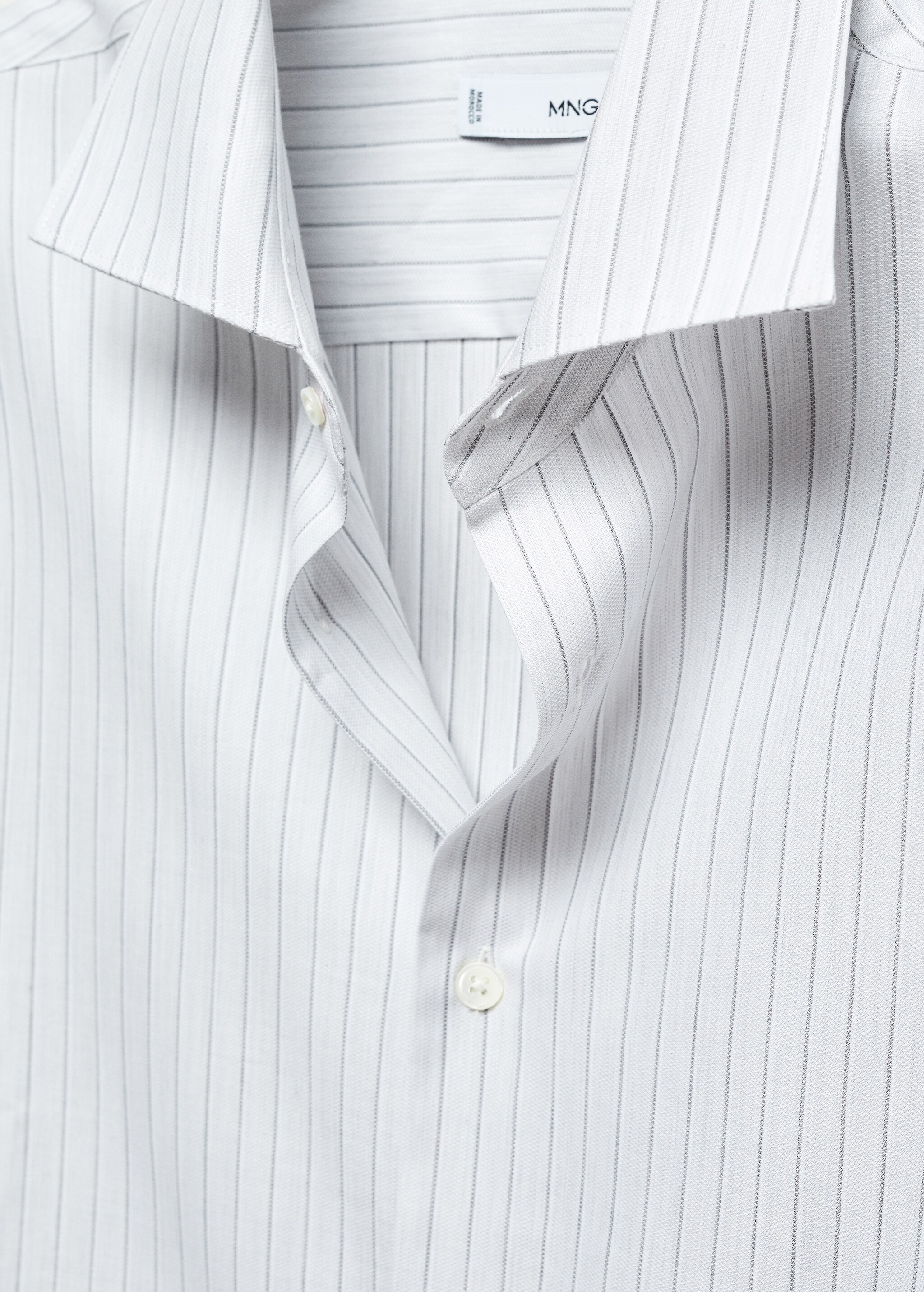 Chemise structurée fines rayures - Details of the article 8