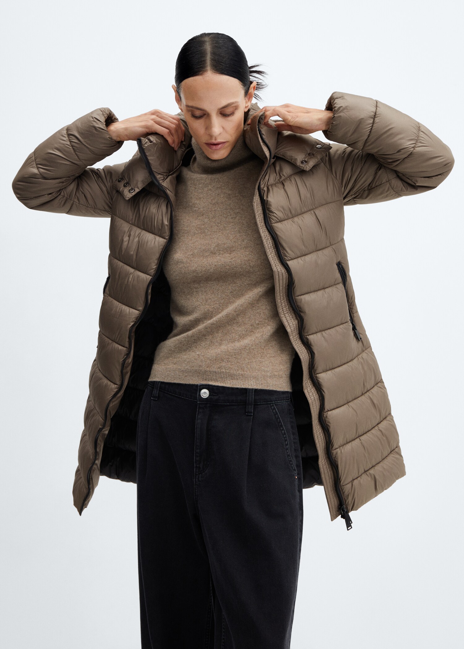 Medium-fitted anorak - Details of the article 2