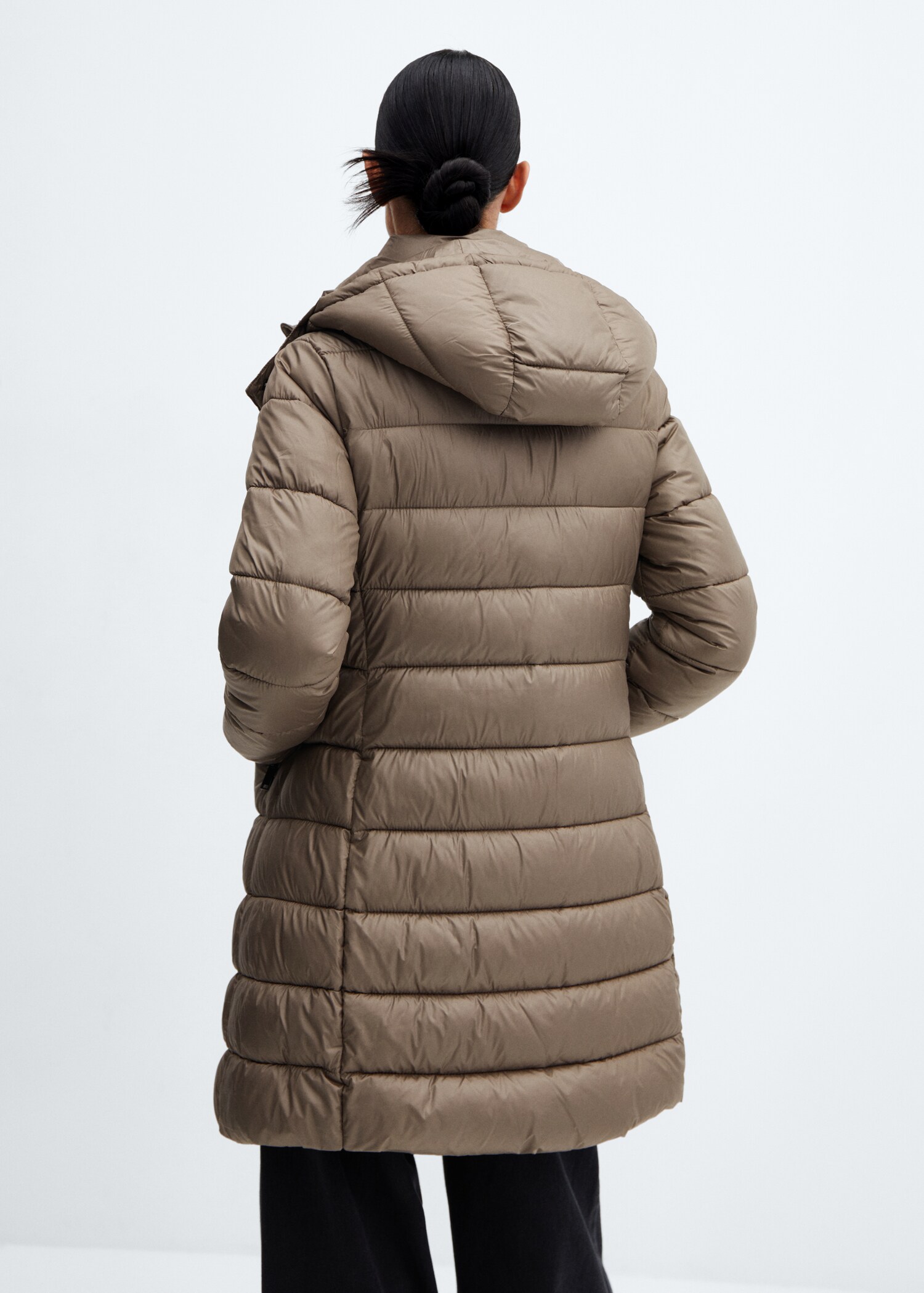 Medium-fitted anorak - Reverse of the article