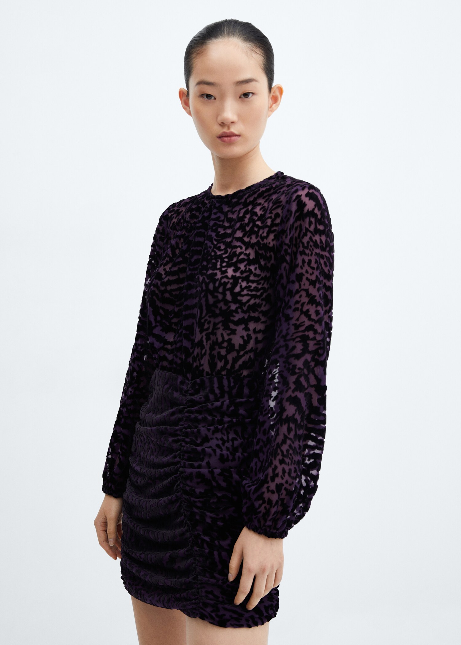 Animal print velvet dress - Середній план