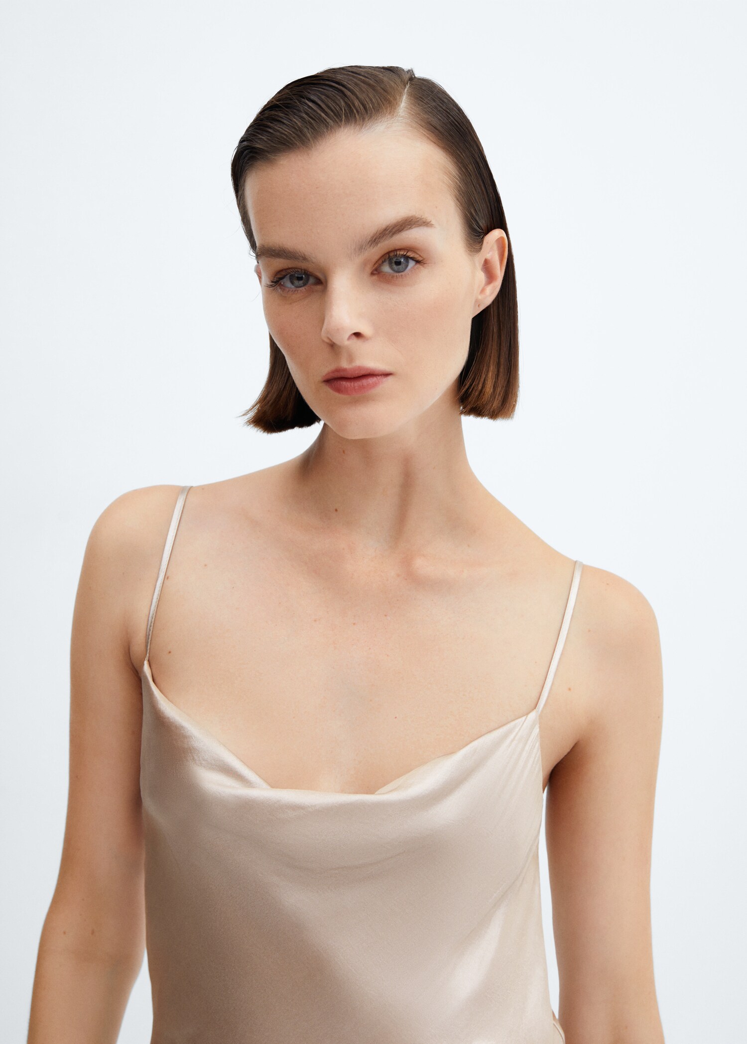 Open-back satin-effect dress - Details of the article 1