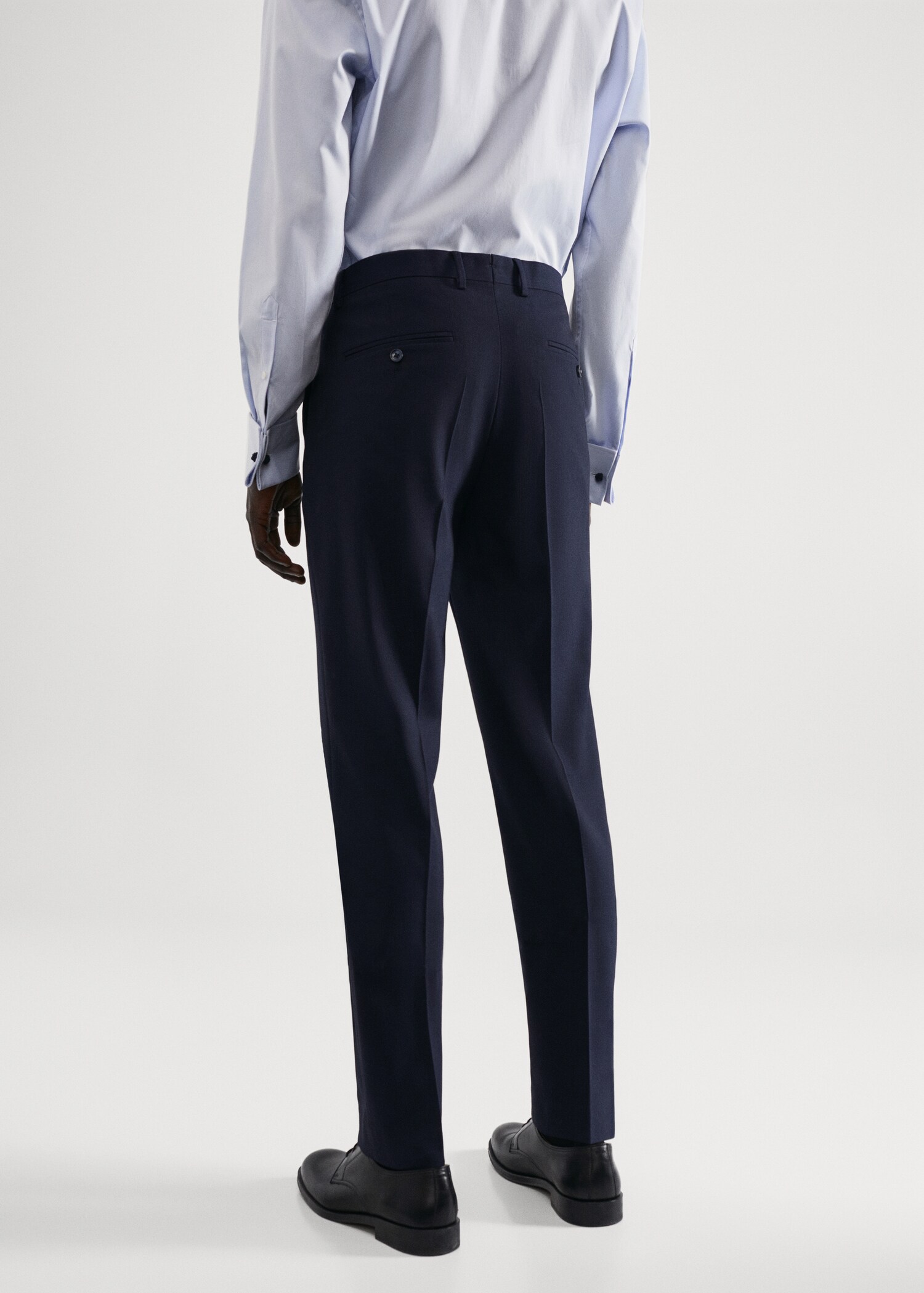 Pantalón traje slim fit tejido comfort strech - Reverso del artículo