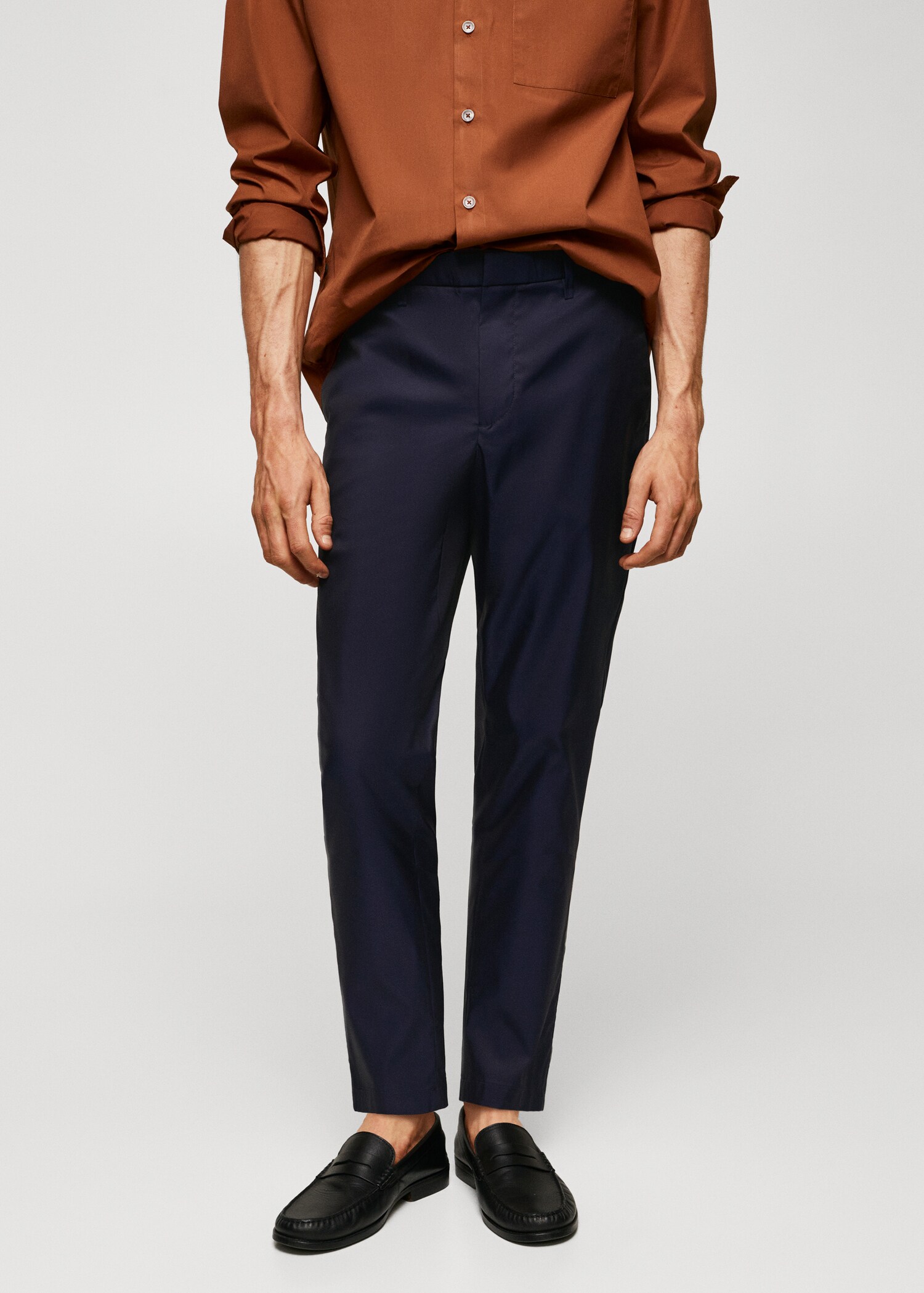 Pantalón slim fit algodón - Plano medio