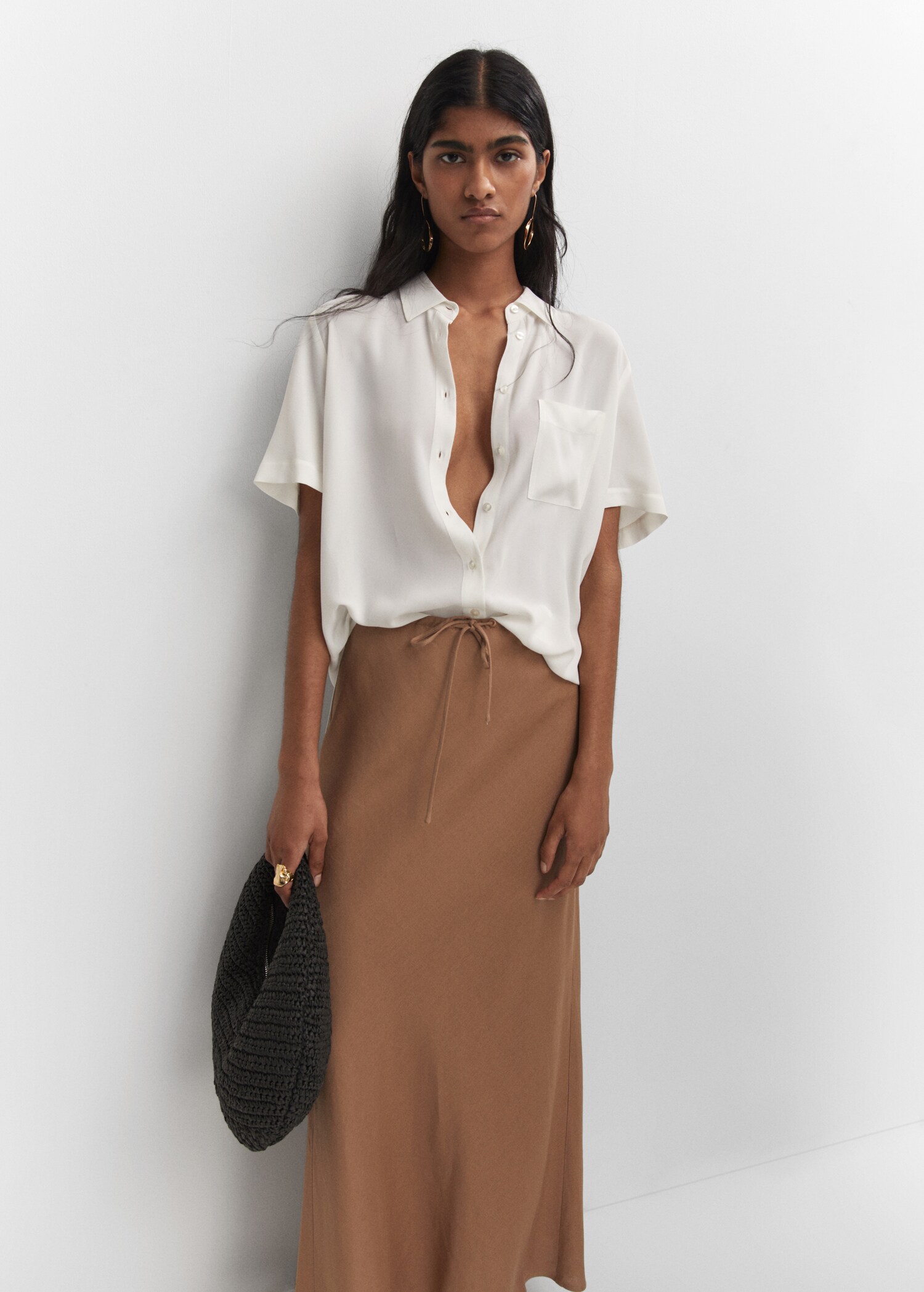 Camisa oversize bolsillo - Plano medio
