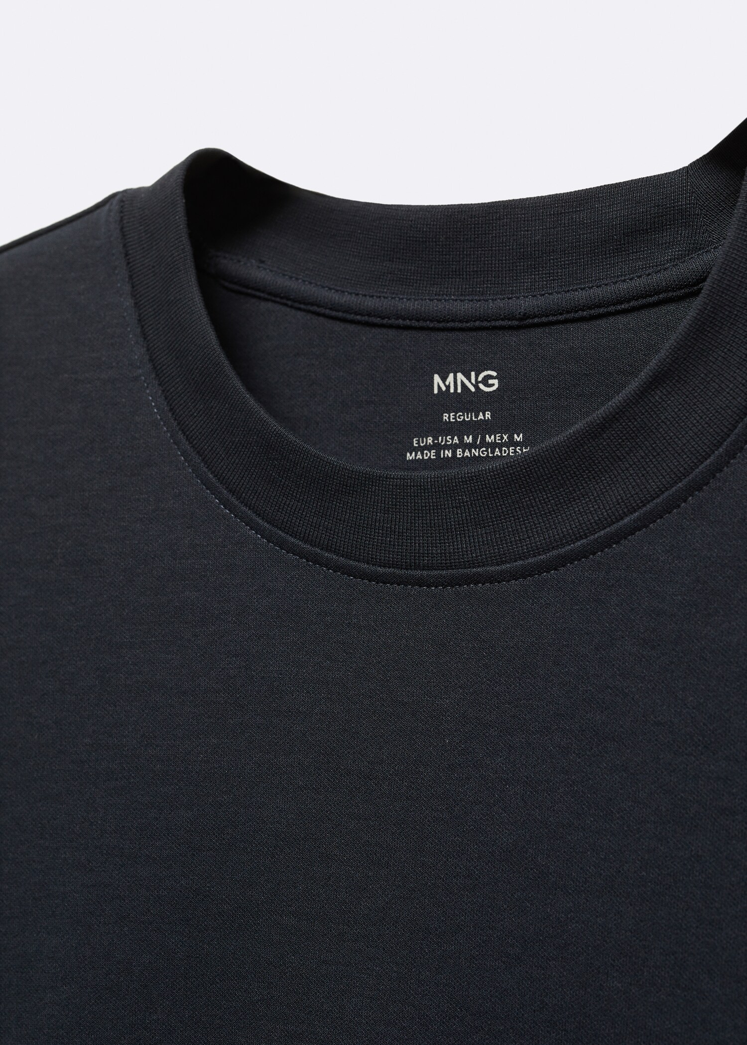 Breathable cotton t-shirt - Details of the article 8