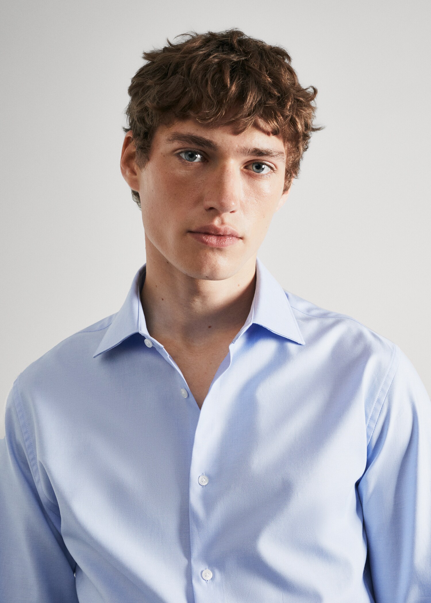 Slim Fit-Oberhemd aus Baumwoll-Popeline - Detail des Artikels 1