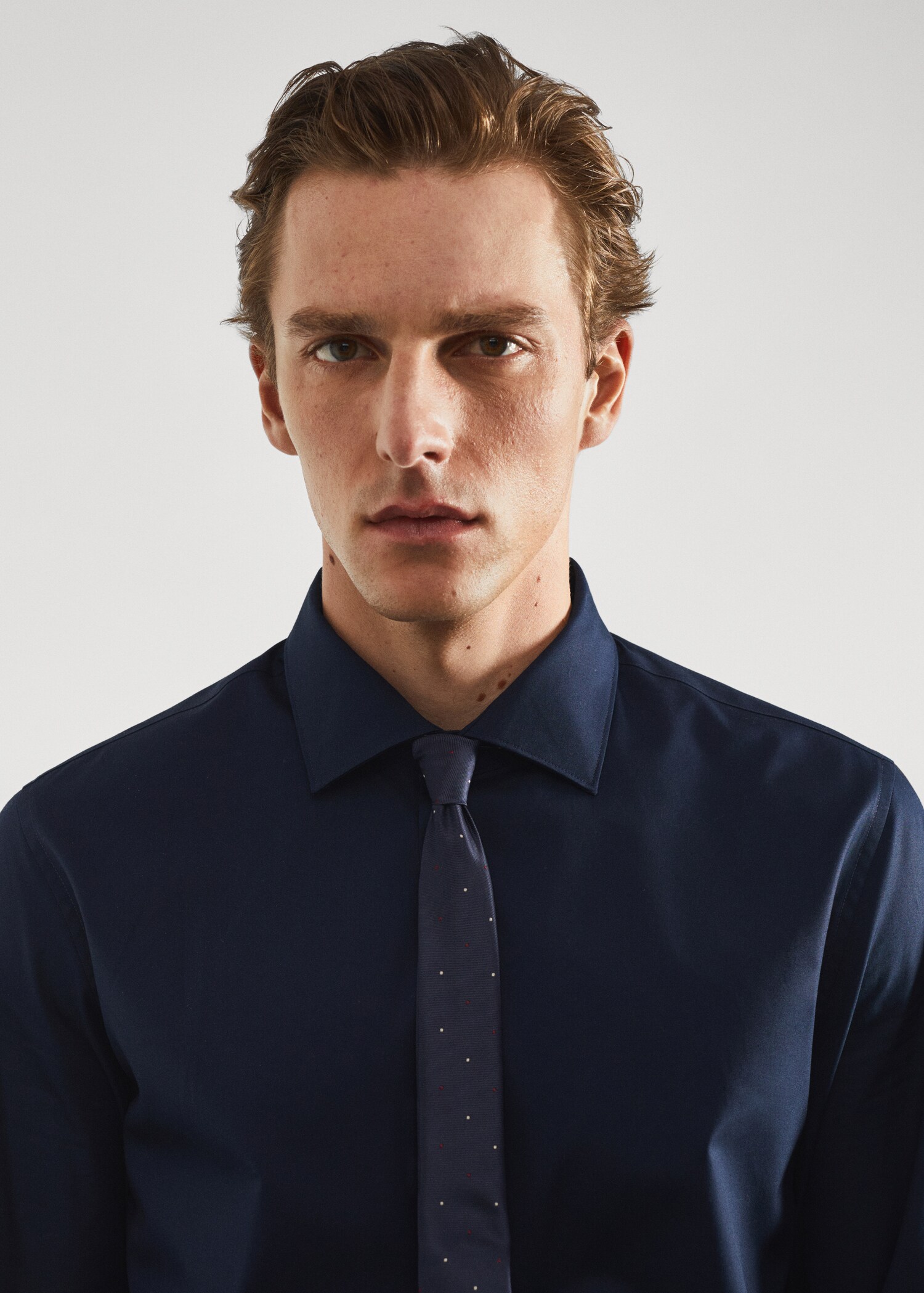 Slim Fit-Oberhemd aus Baumwoll-Popeline - Detail des Artikels 1