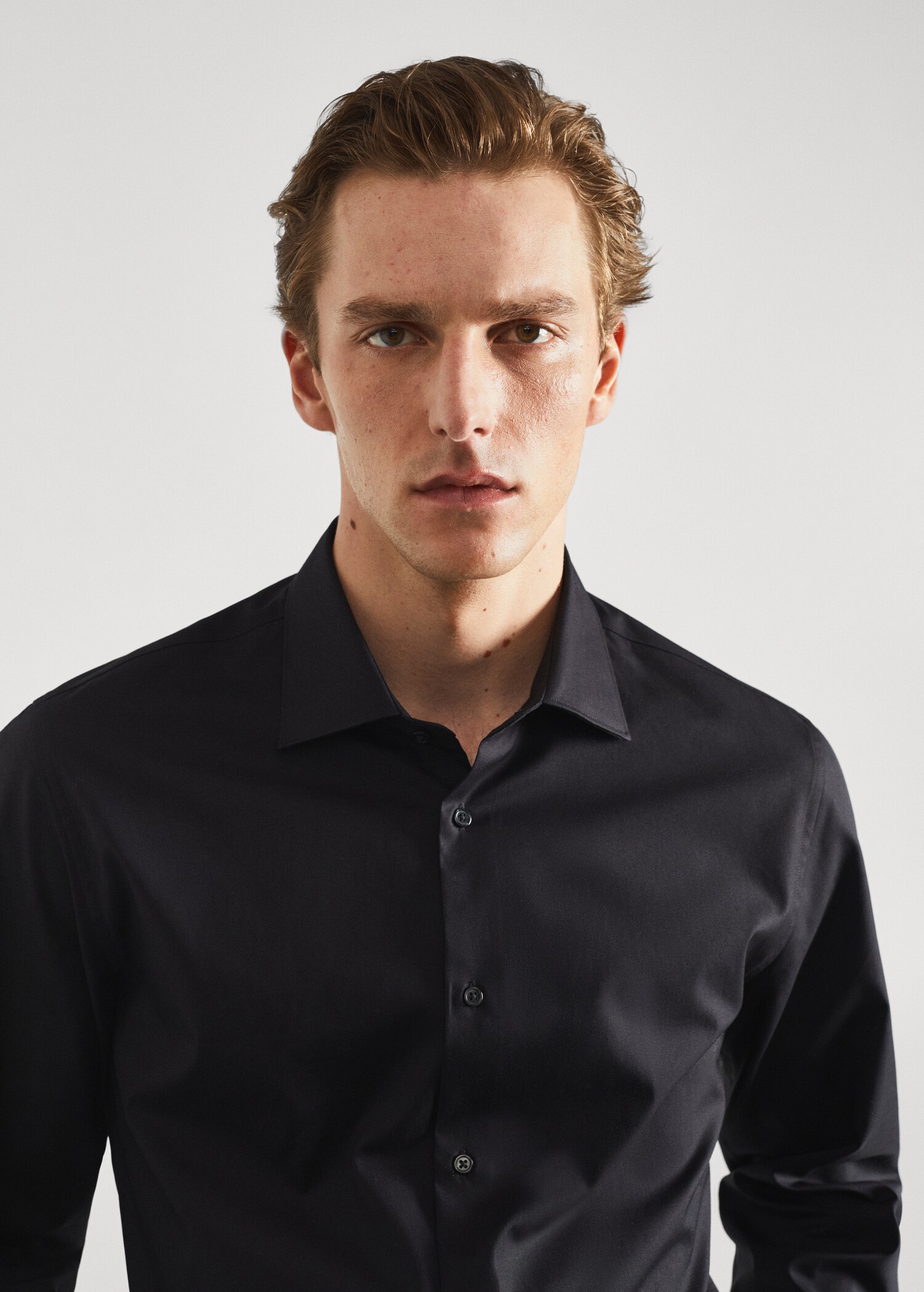 Slim Fit-Oberhemd aus Baumwoll-Popeline - Detail des Artikels 1