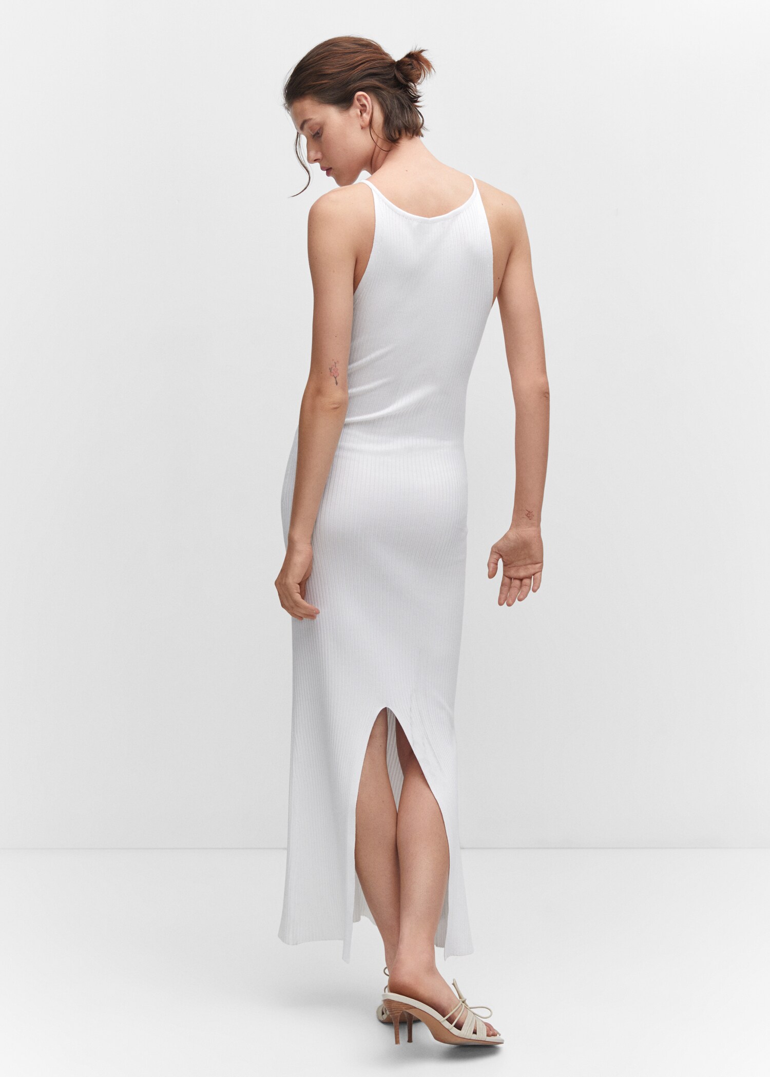 Side slit knit dress - Reverse of the article