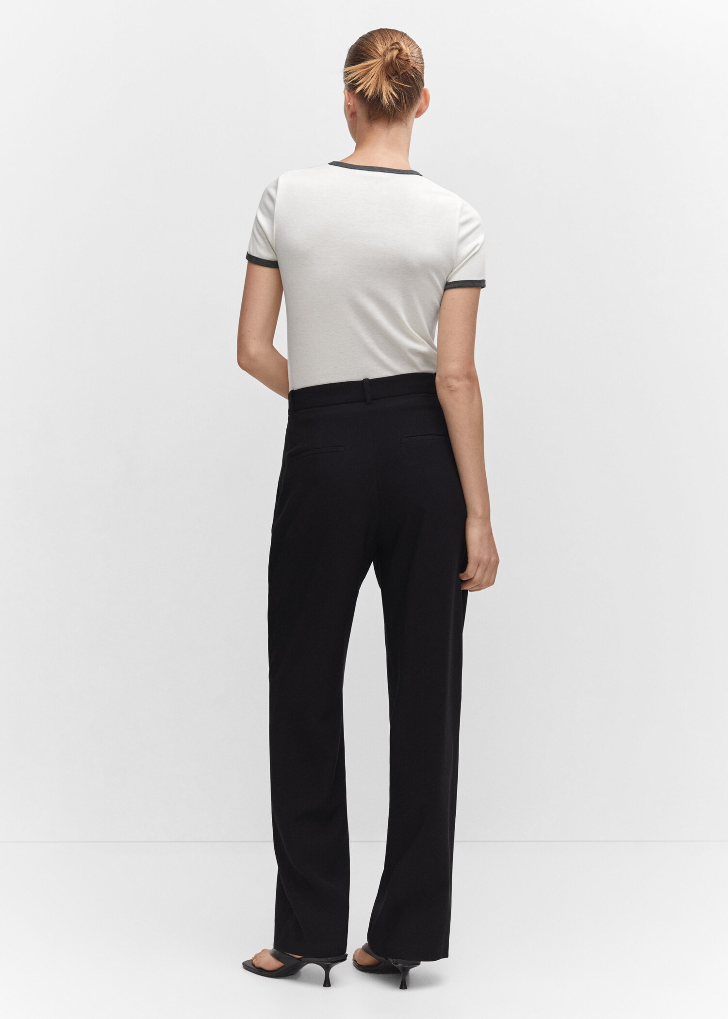 Wideleg pleated trousers - Reverse of the article