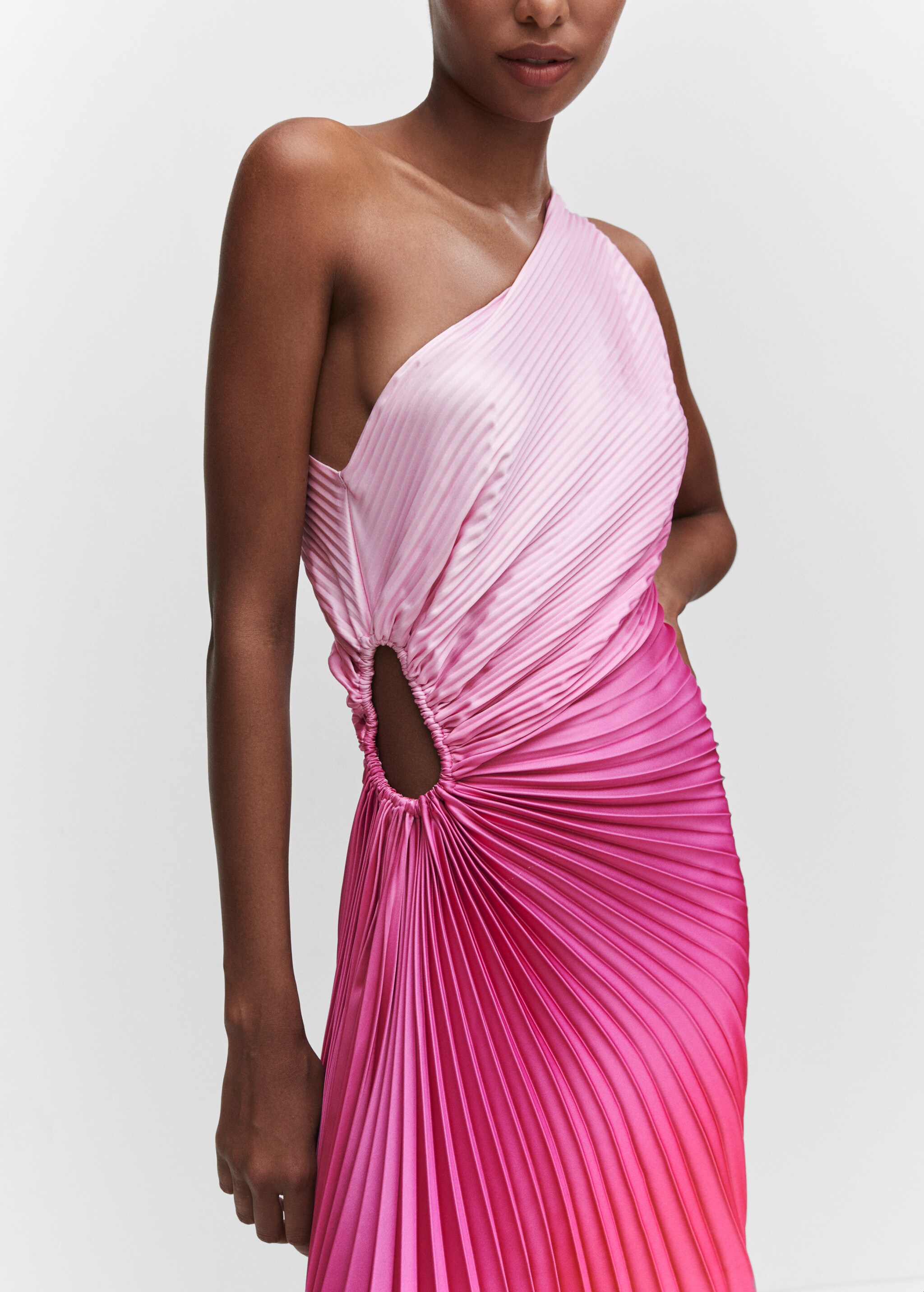 Asymmetrical pleated dress - Details of the article 6