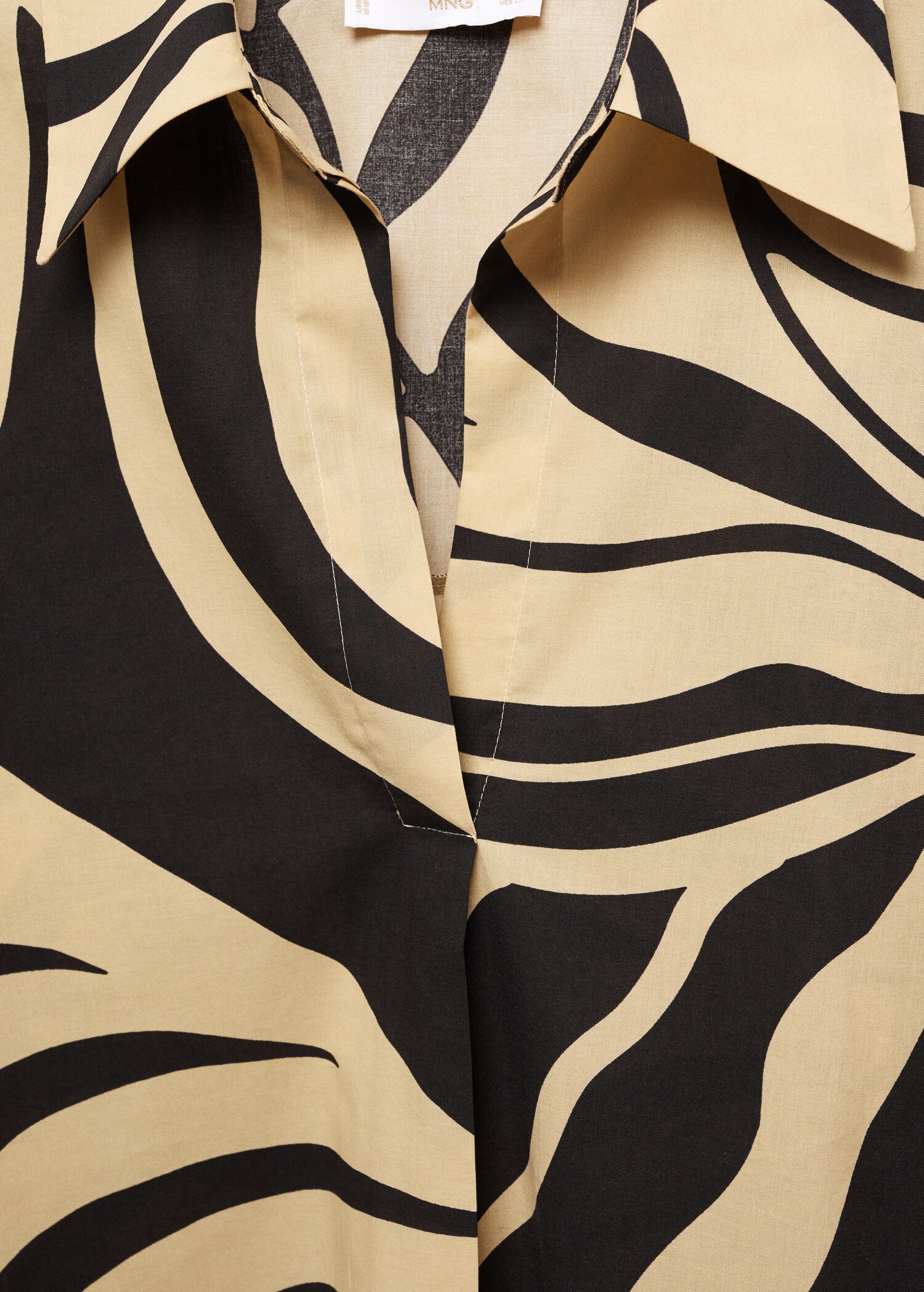 Printed oversize shirt - Details of the article 8