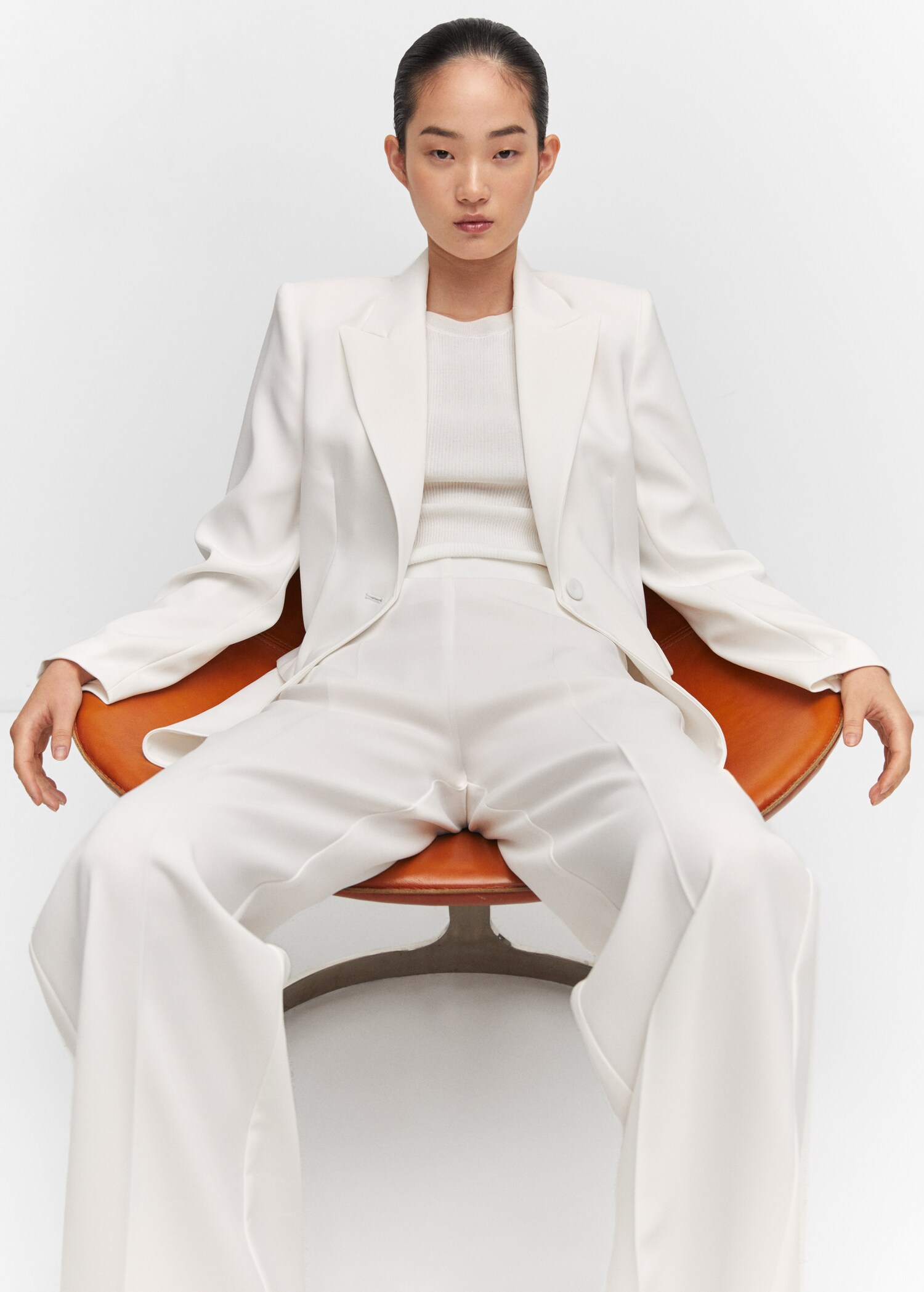 Suit jacket with buttons  - Details of the article 2