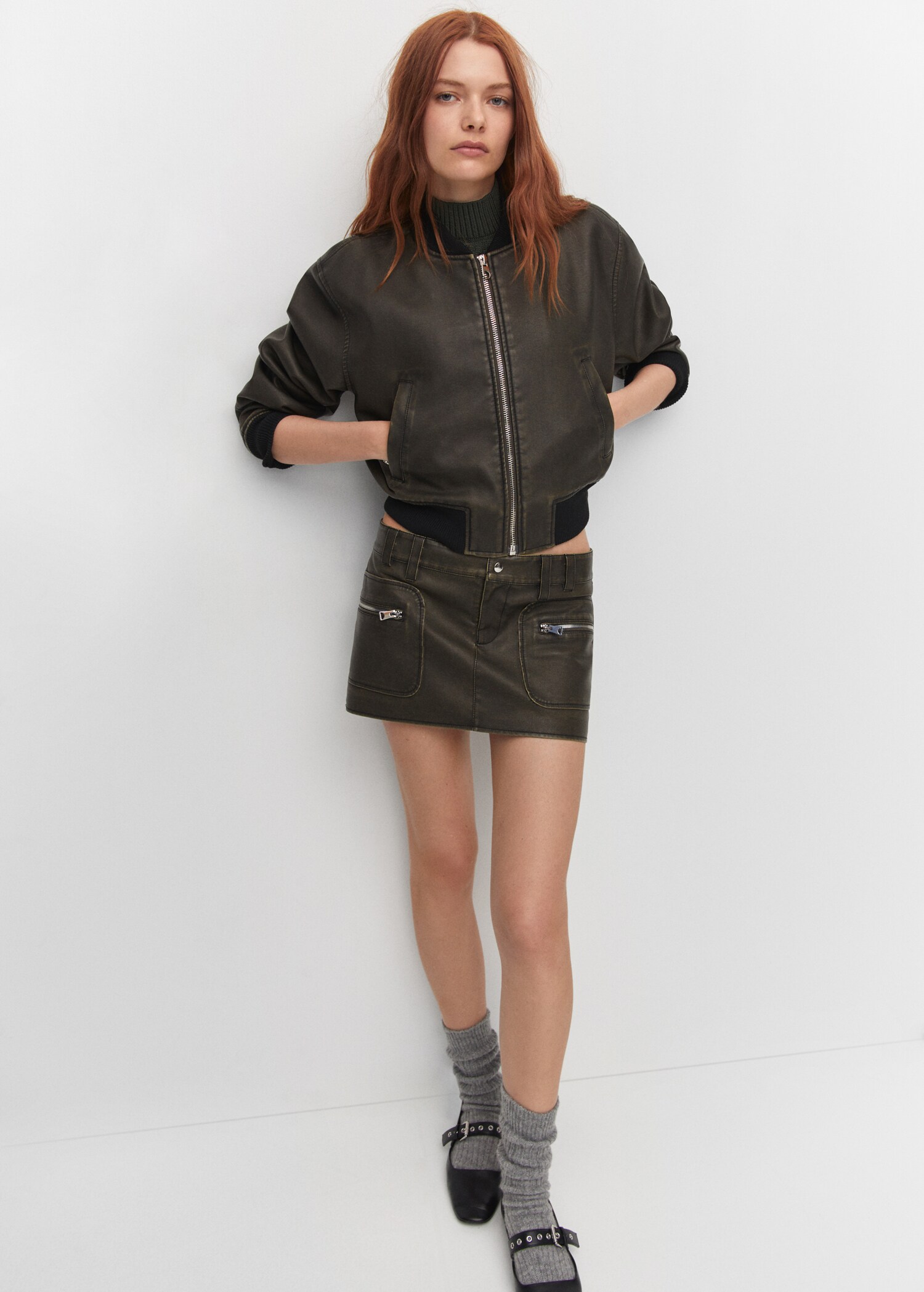 Worn-effect leather skirt - Details of the article 2