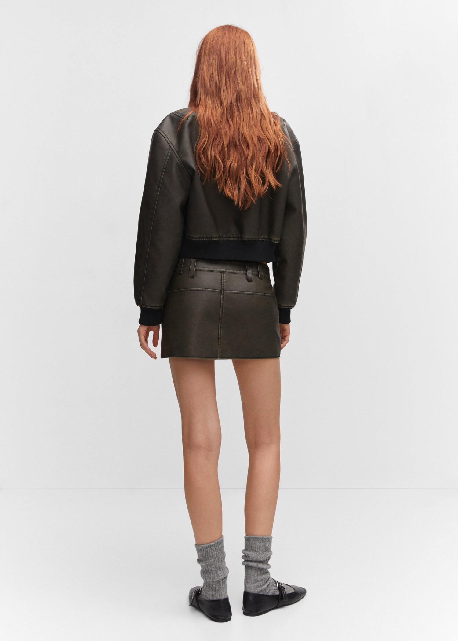 Worn-effect leather skirt - Reverse of the article