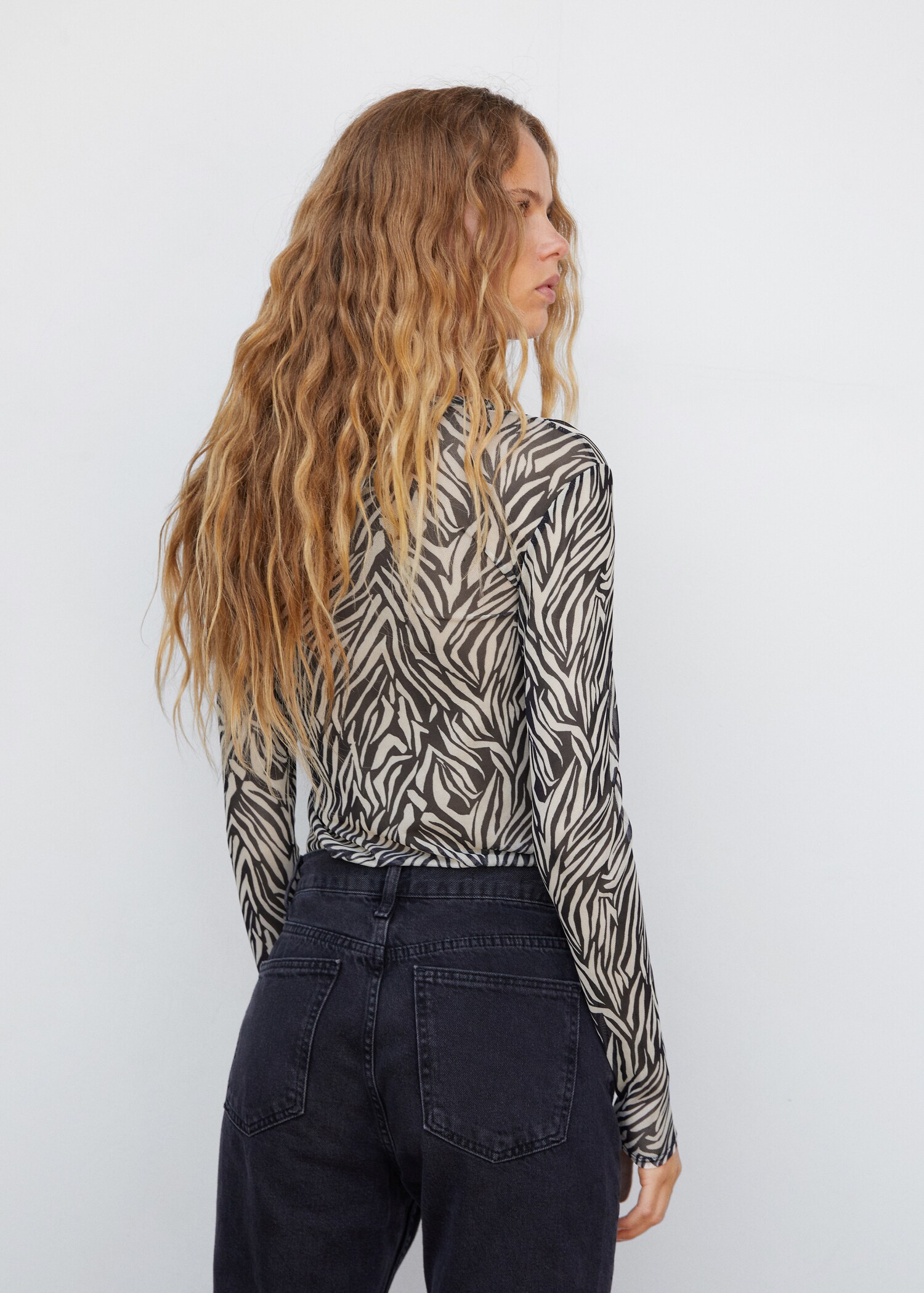 Animal print semi-transparent t-shirt - Reverse of the article