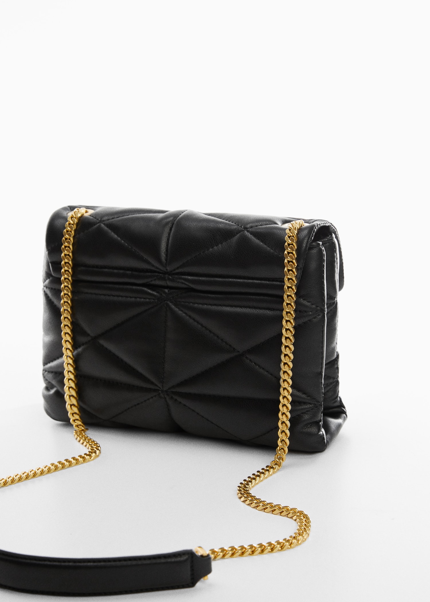 Quilted bag with flap - Details of the article 1