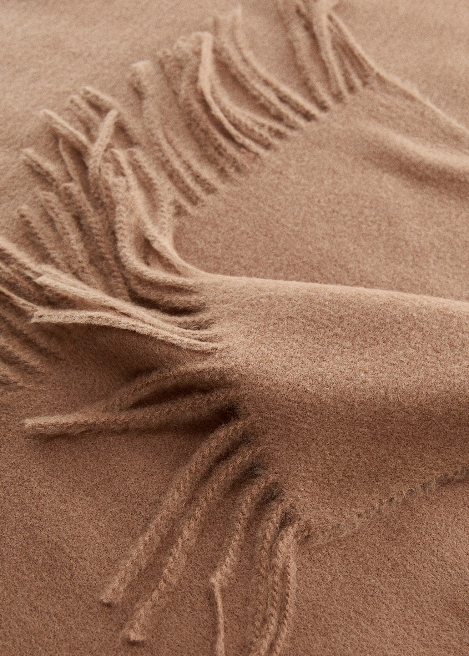 Schal mit fransigen Abschlüssen - Detail des Artikels 1