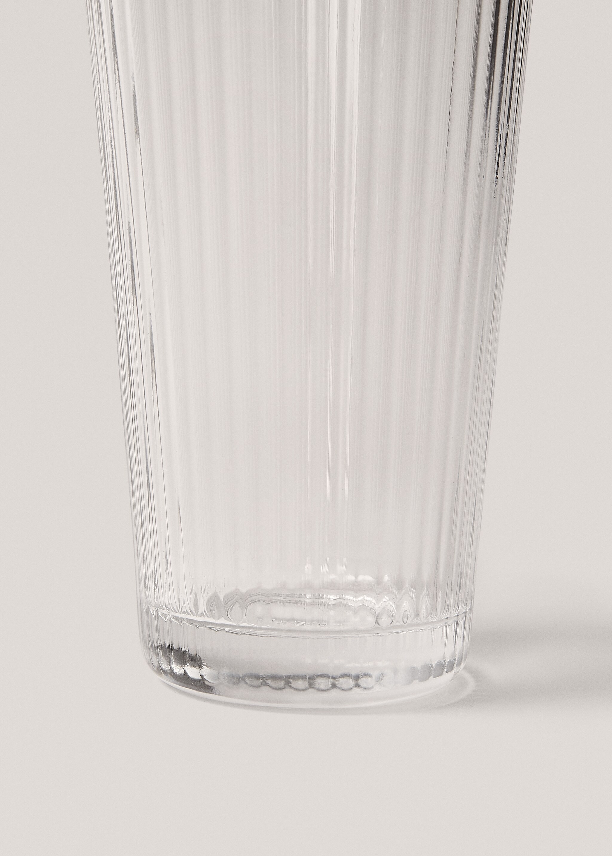 14 cm transparent glass with stripes - Details of the article 2