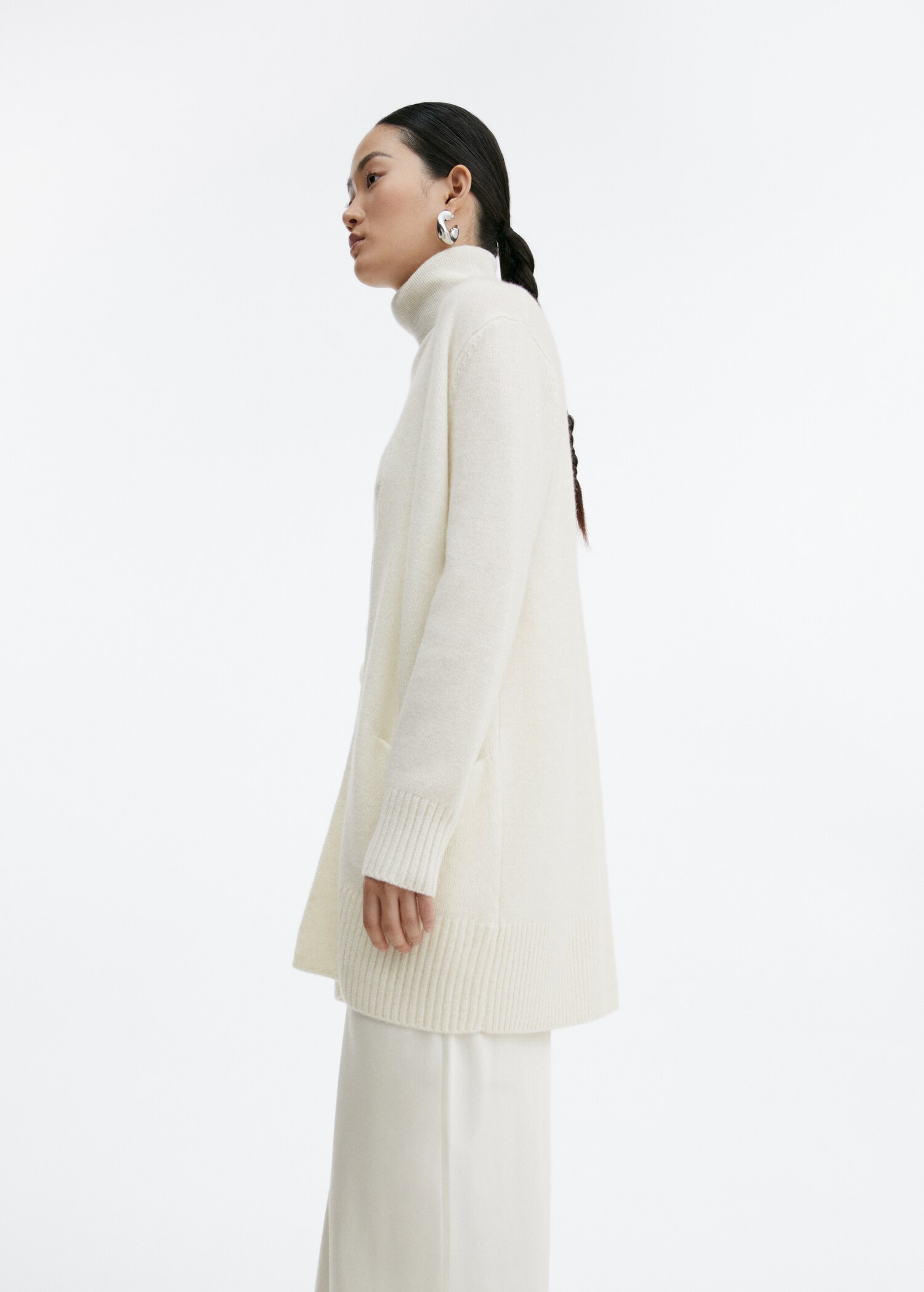 Cashmere cardigan with pockets - Details of the article 1