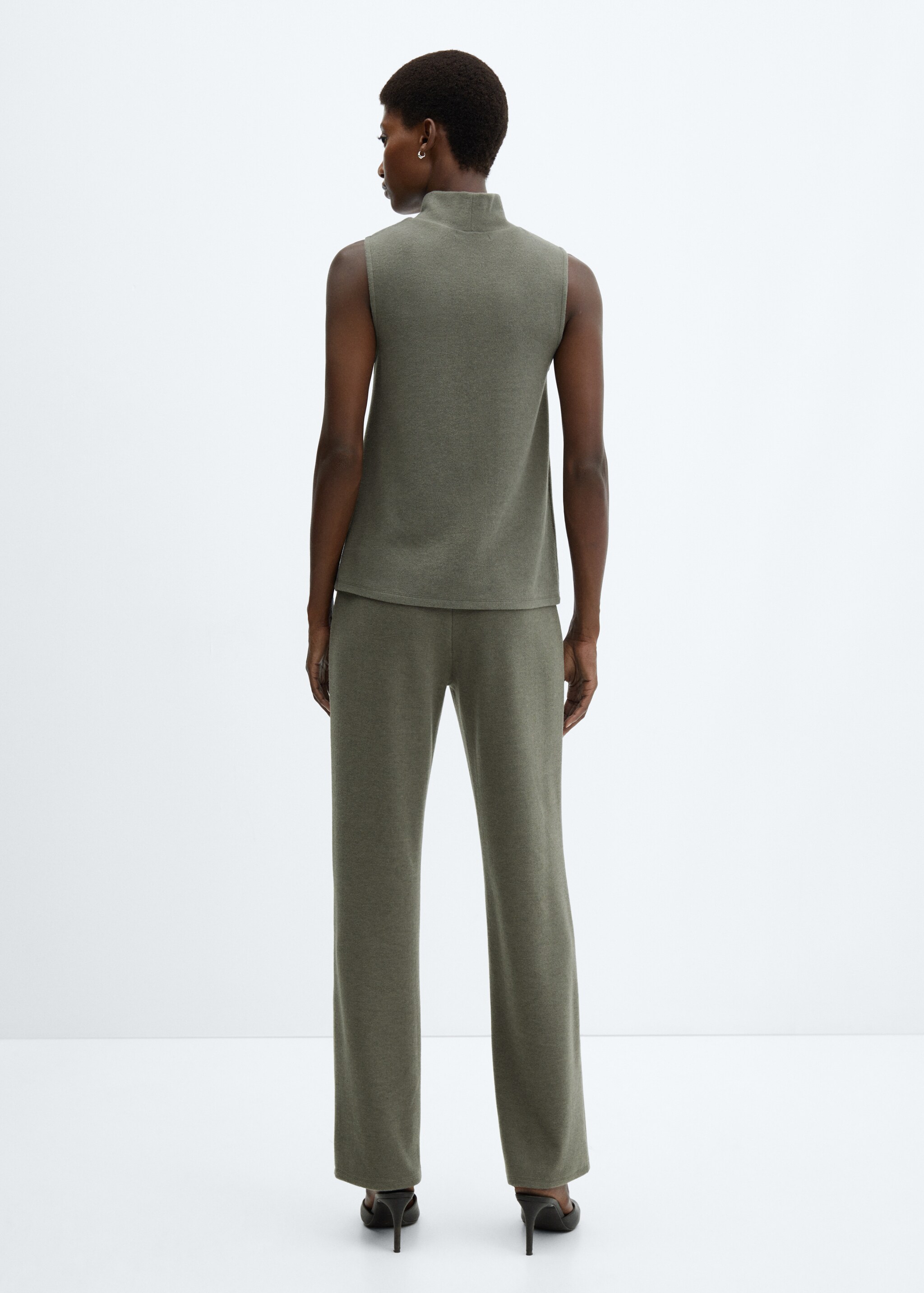 Straight knitted trousers - Reverse of the article