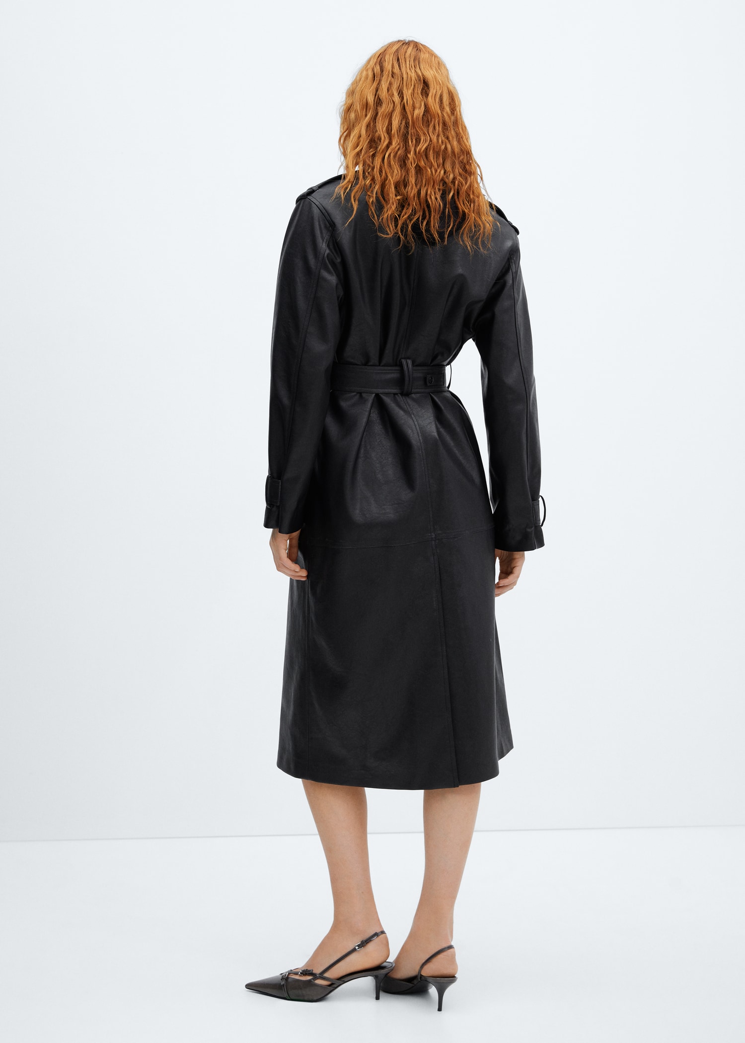 Trench oversize efecto piel - Reverso del artículo