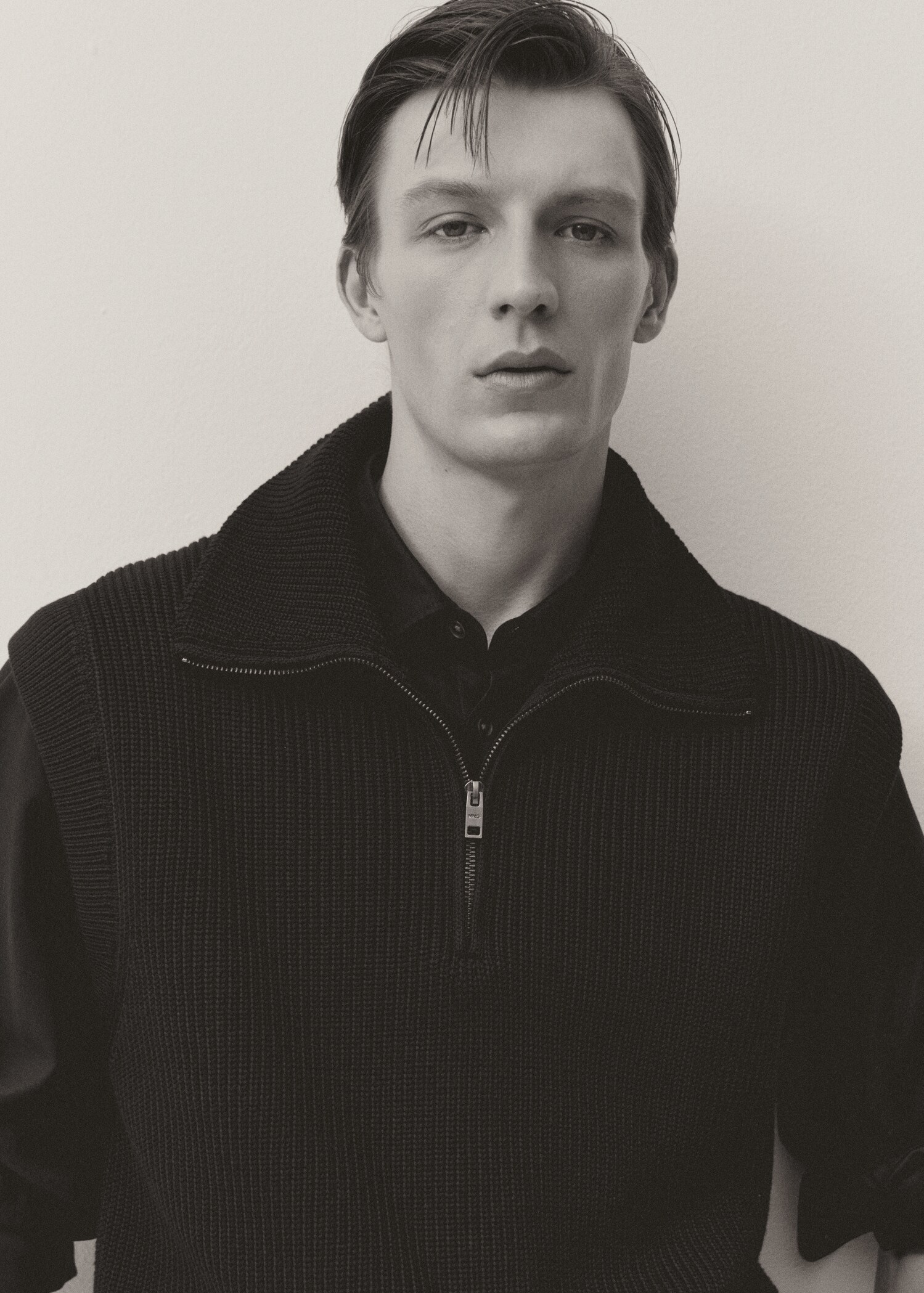 Perkins-collar gilet with zip  - Details of the article 5