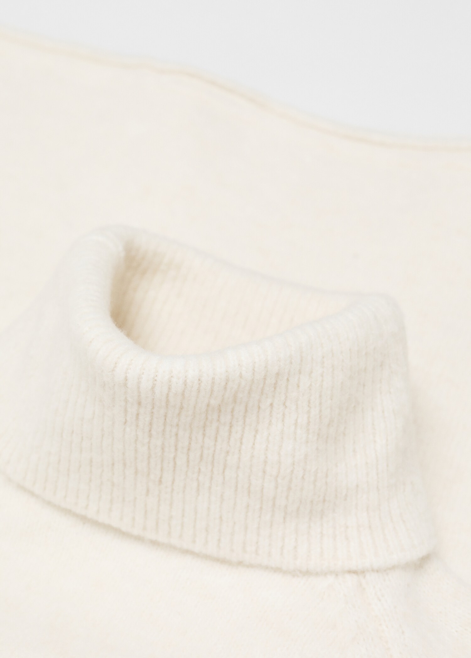 Turtleneck knit sweater - Details of the article 8