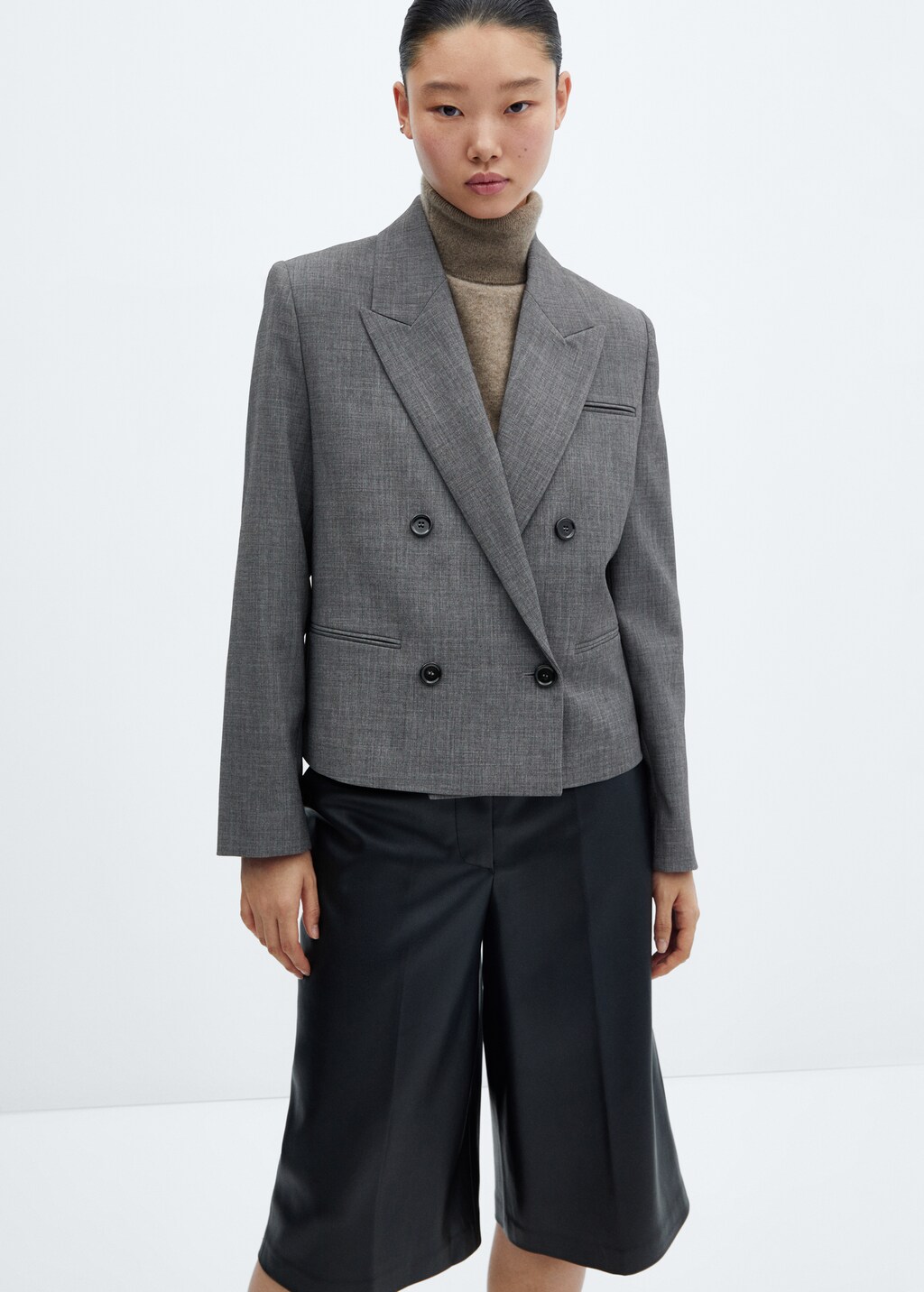 Double-breasted cropped jacket