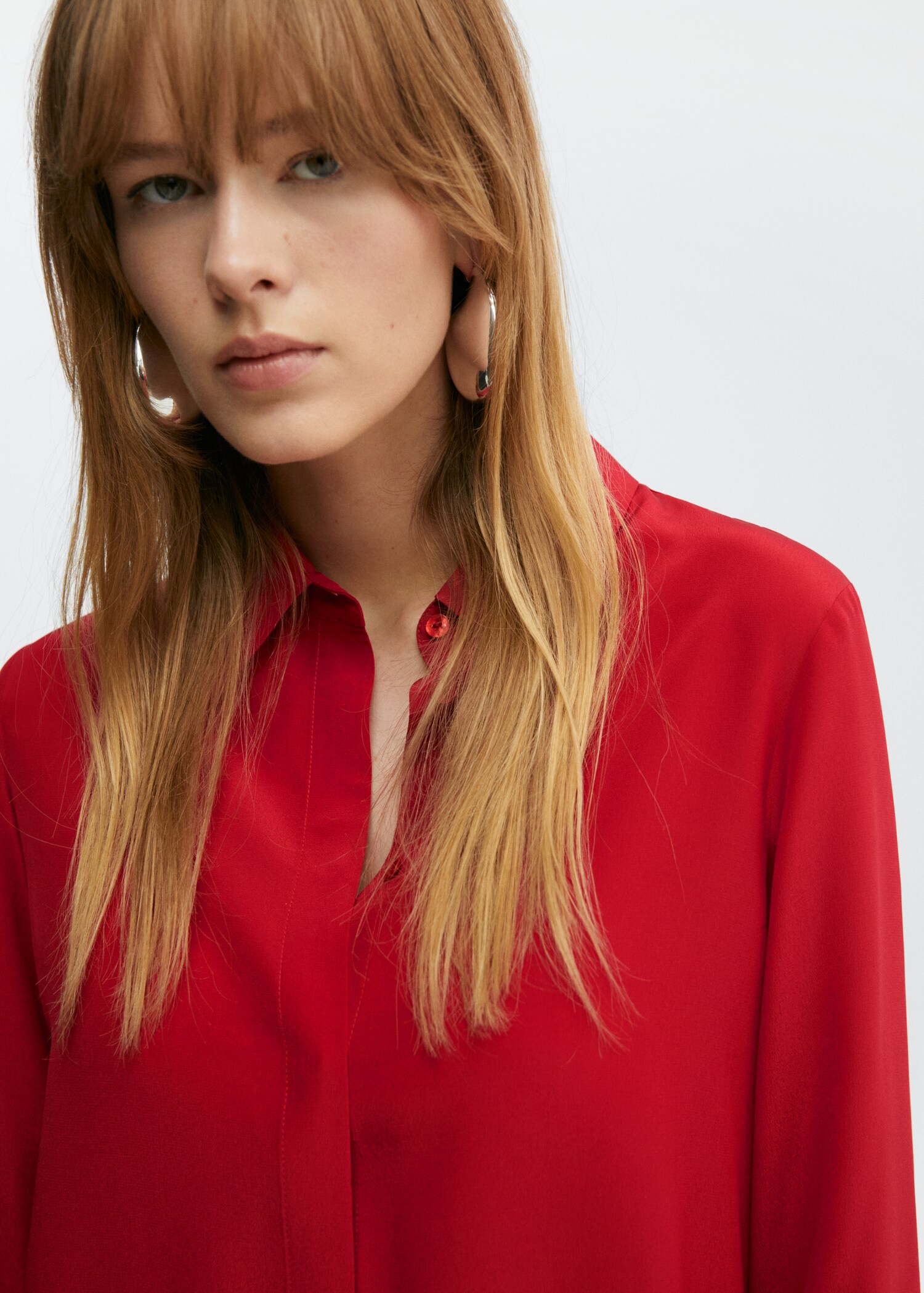 Silk shirt with hidden buttons  - Details of the article 1
