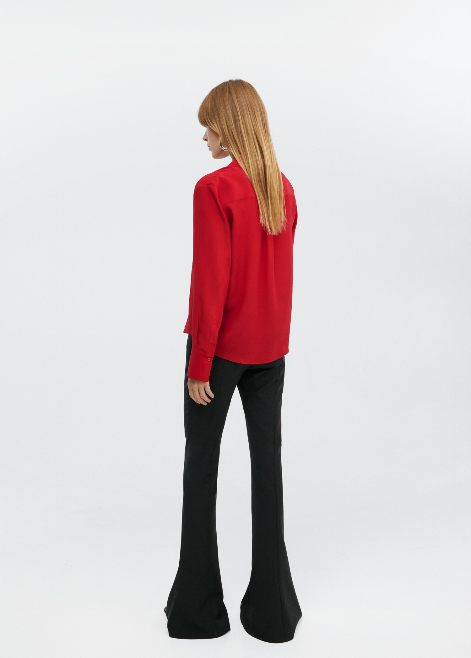 Silk shirt with hidden buttons  - Reverse of the article