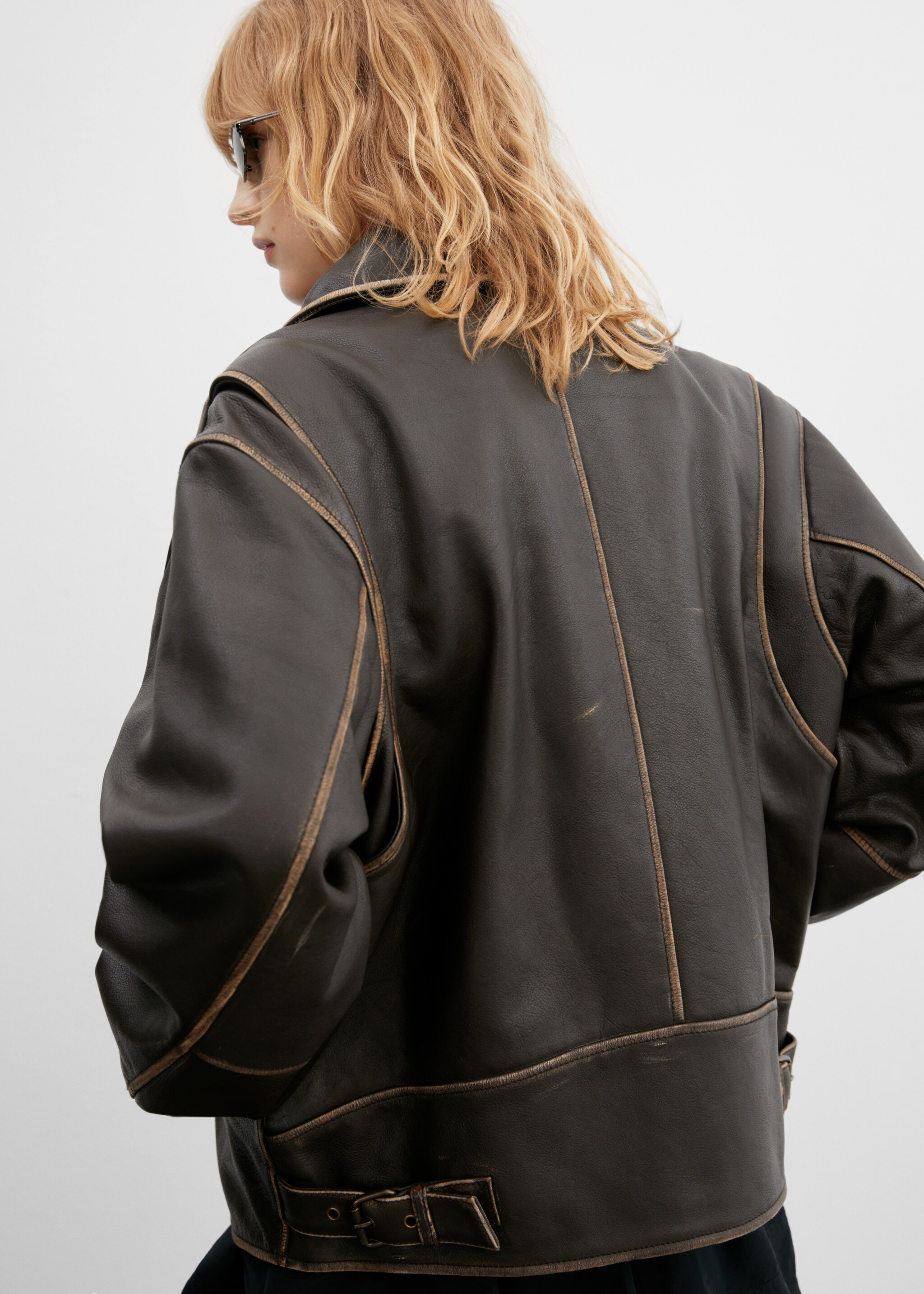 Oversized worn-effect leather jacket - Πίσω όψη προϊόντος