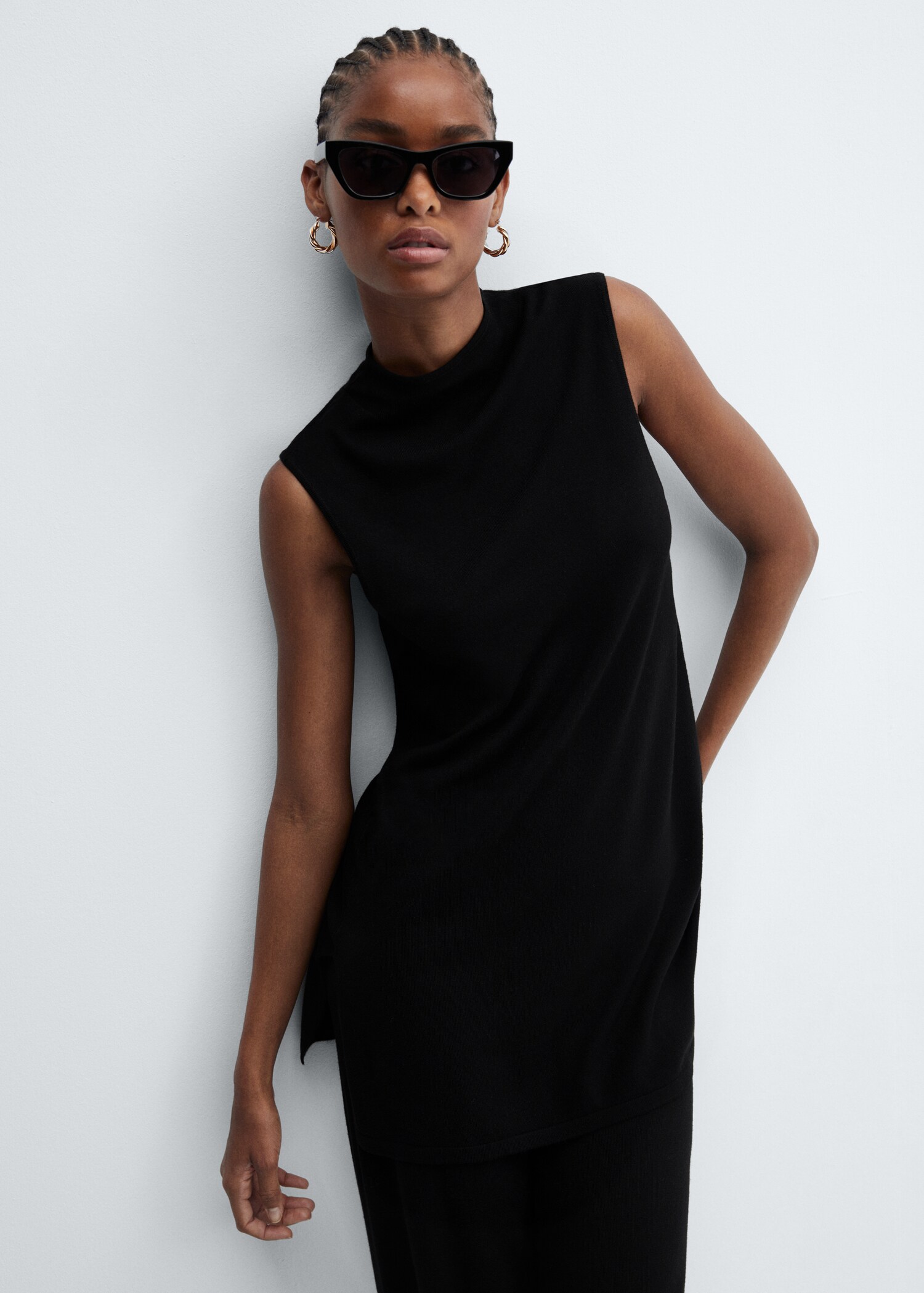 Knitted top with side slit - Details of the article 2