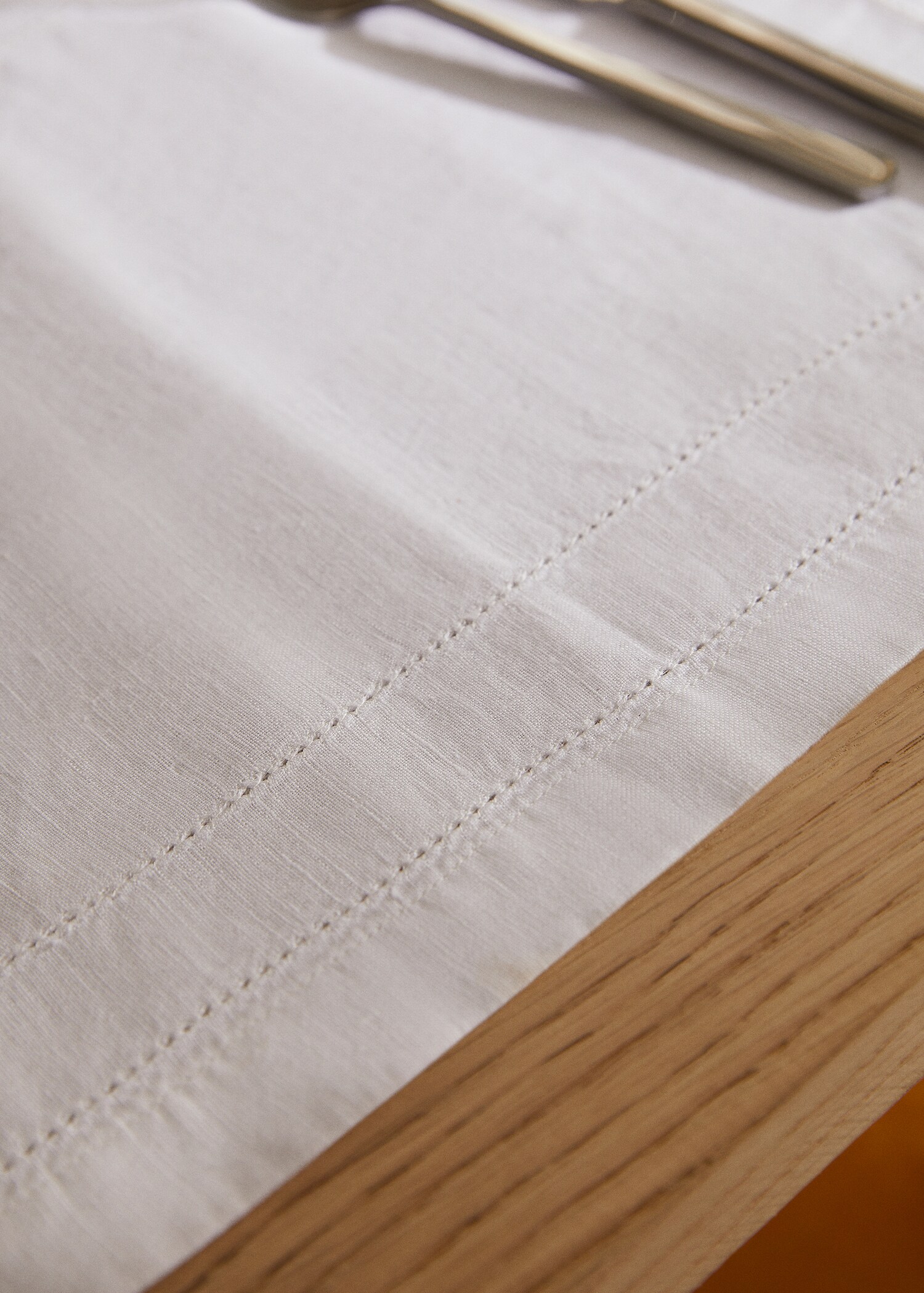 Stitching 100% linen placemat - Details of the article 7