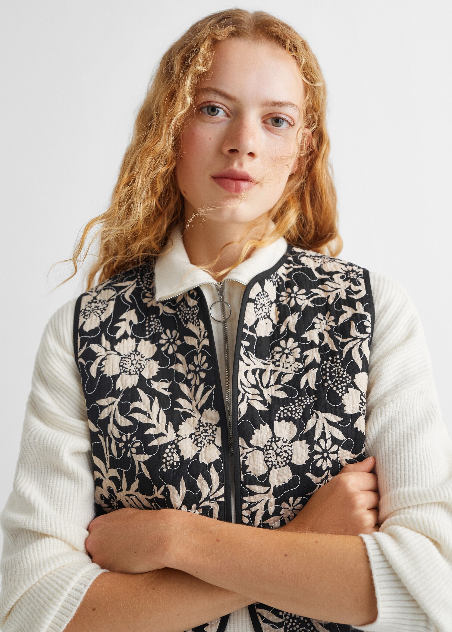Printed gilet - Details of the article 1