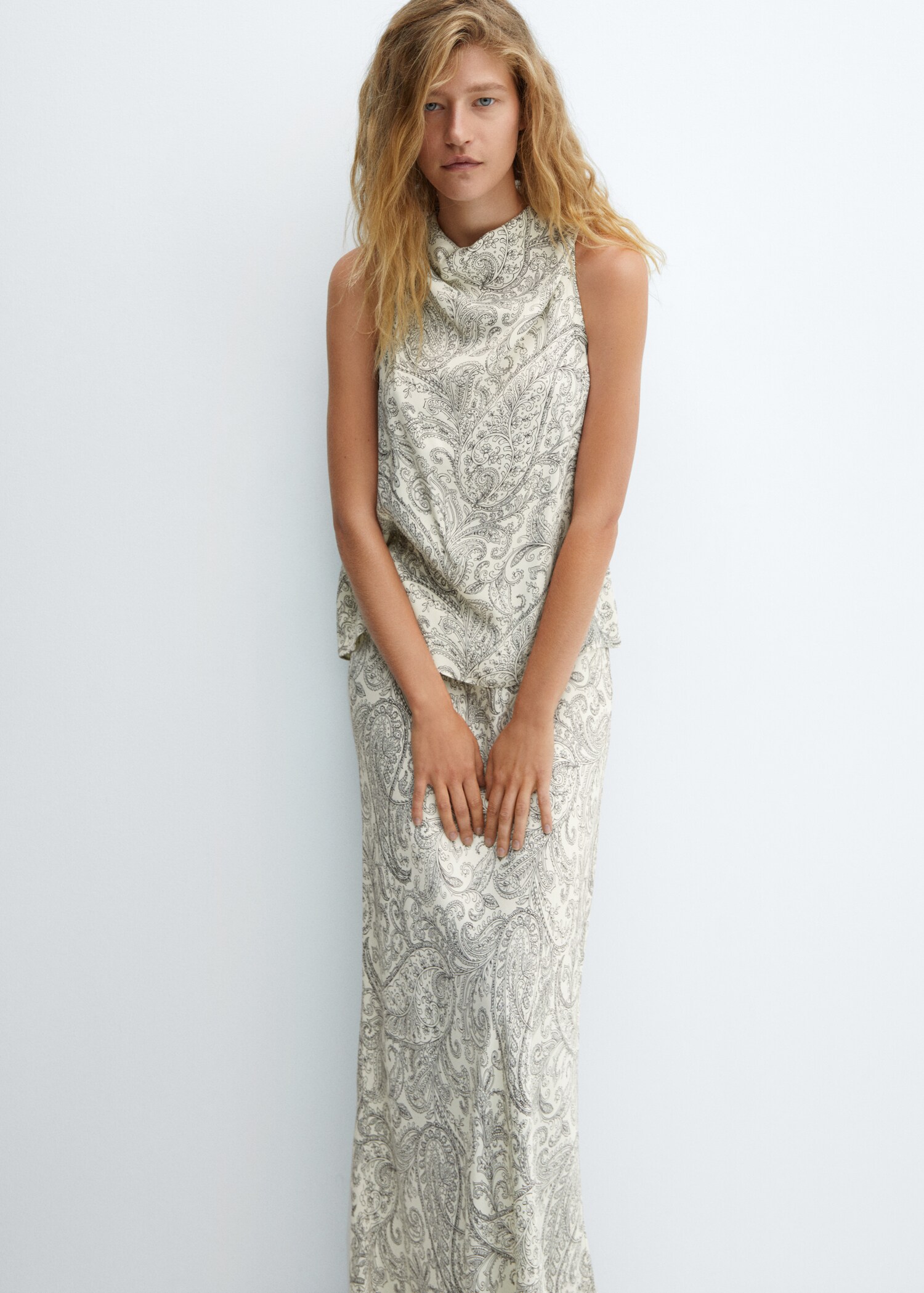 Top imprimé paisley - Plan moyen
