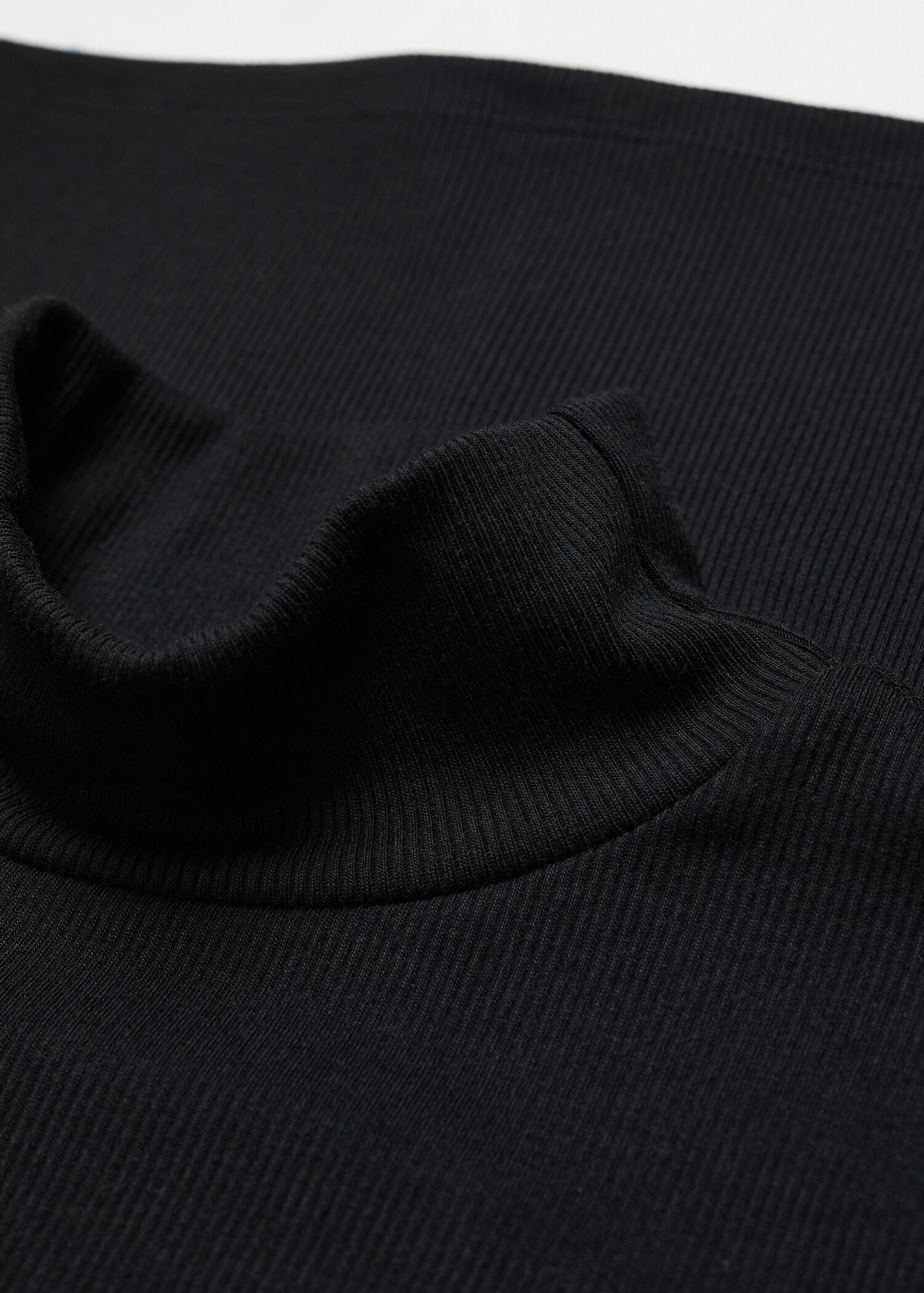 Turtleneck T-shirt - Detaliu al articolului 8