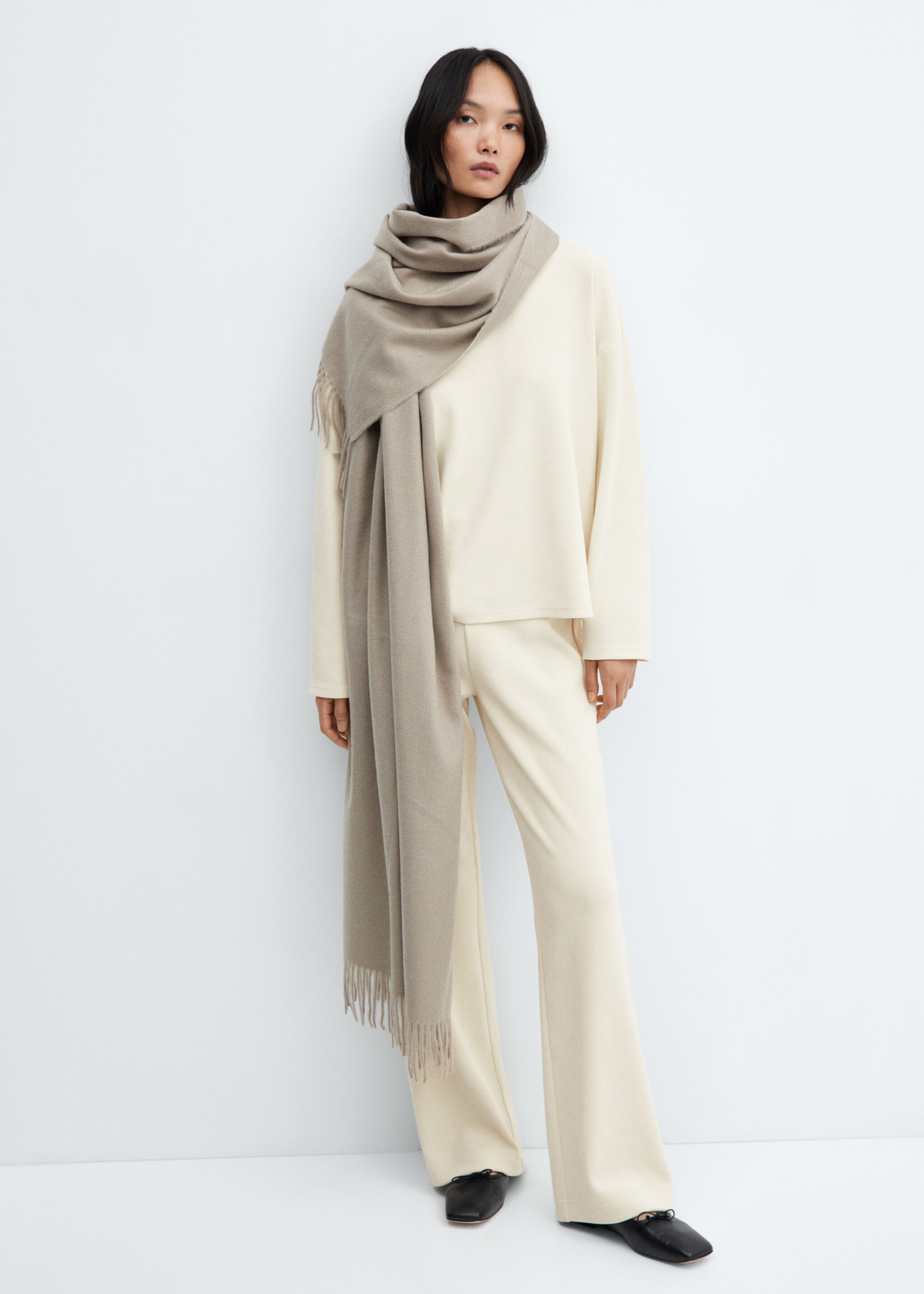 Corduroy sweatshirt with perkins neck - Details of the article 2, Ecru. Ref: 57057742-00.