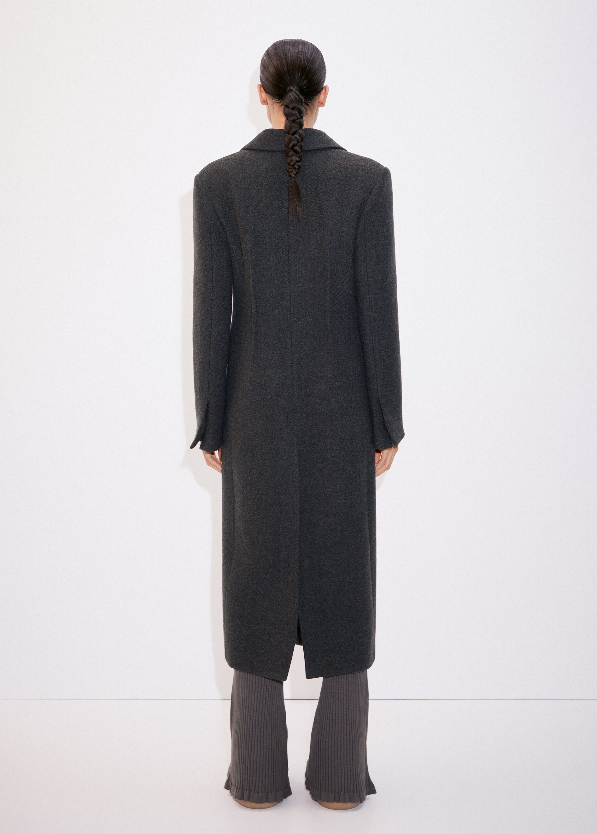 100% wool coat - Reverse of the article