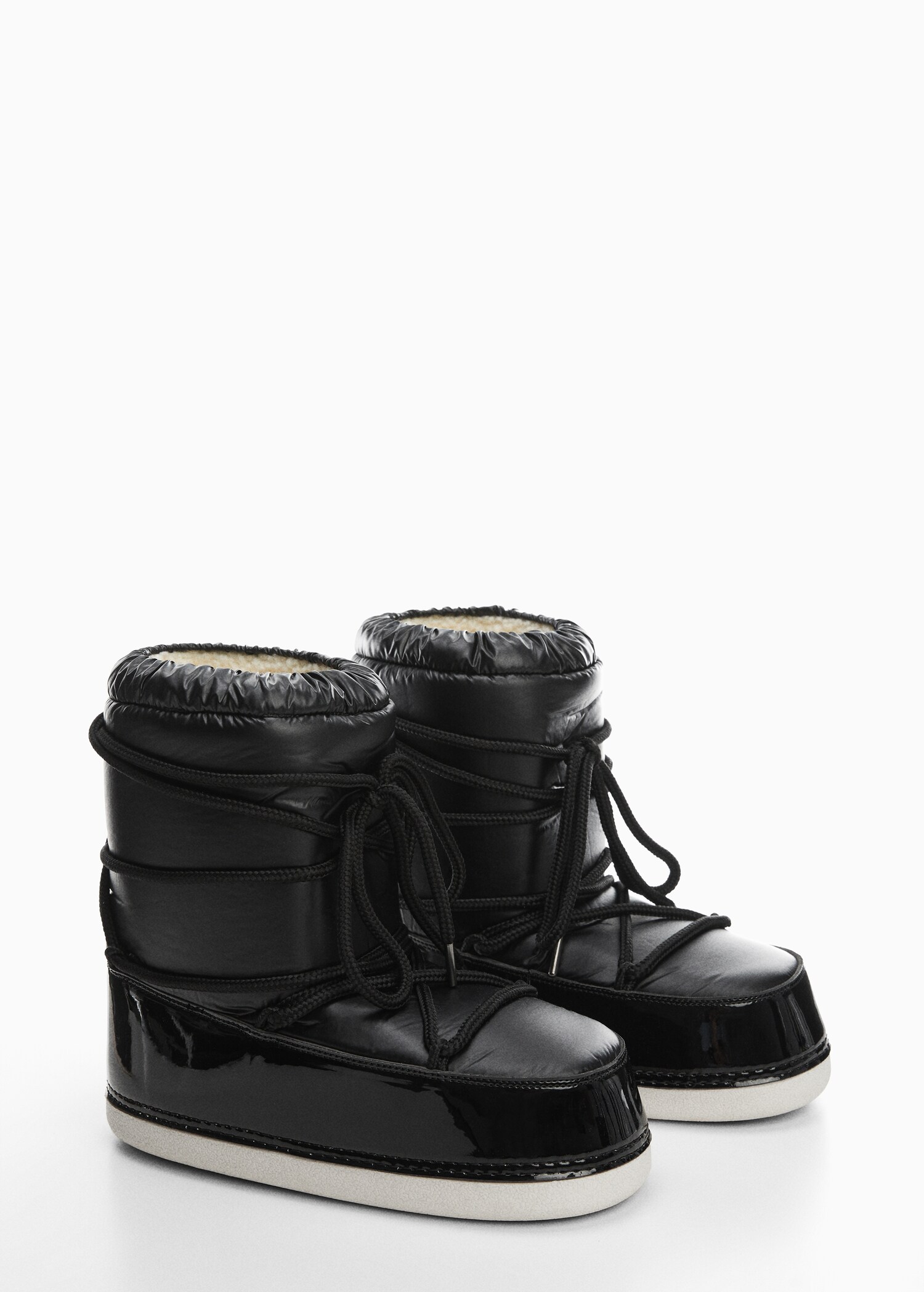 Bottines à lacets - Plan moyen