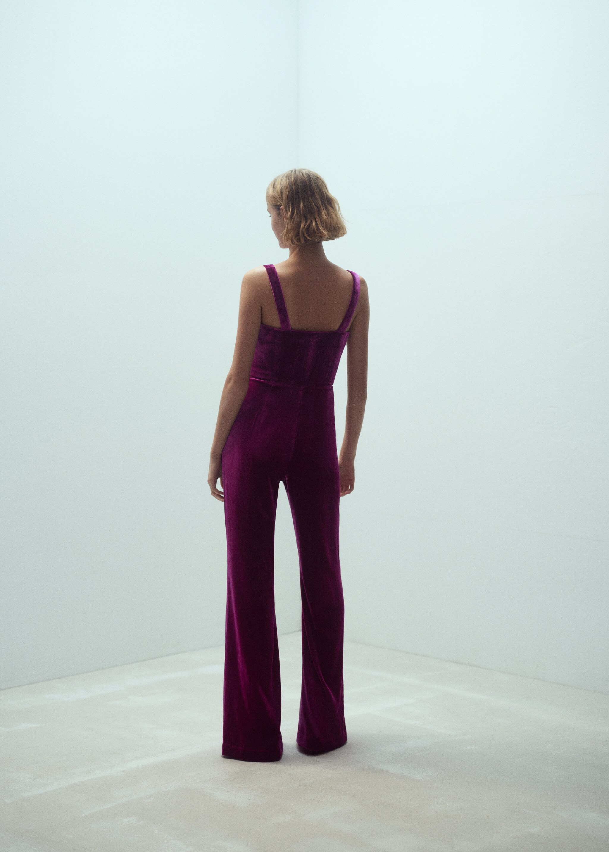 Flared velour jumpsuit with wide straps - Reverse of the article