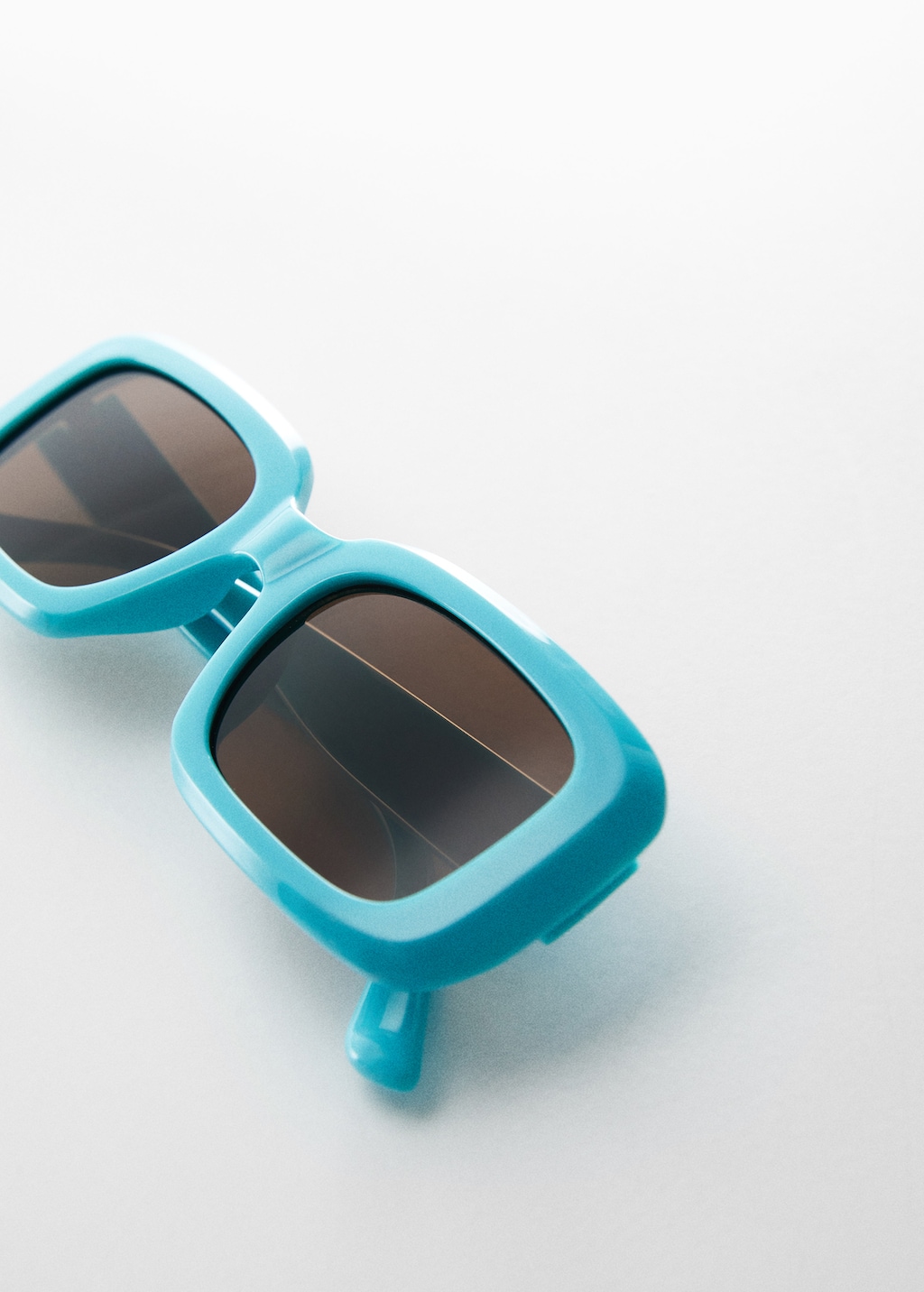 Rectangular sunglasses
