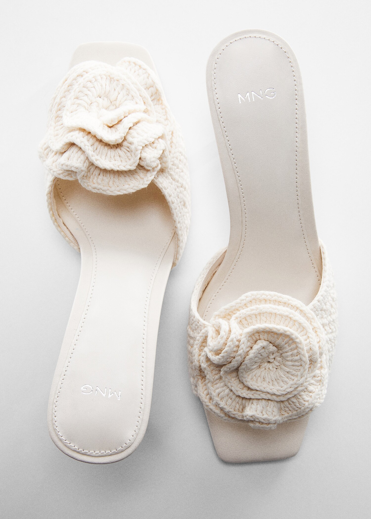 Crochet sandals with flower detail - Details of the article 5