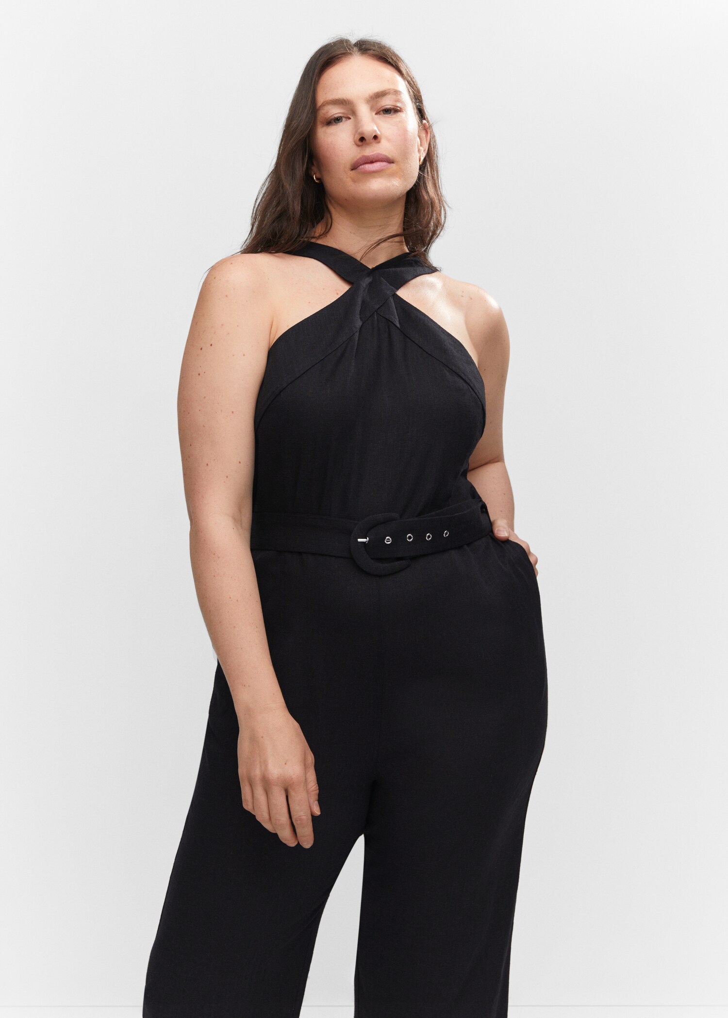 Halter-neck jumpsuit with belt - Details of the article 5