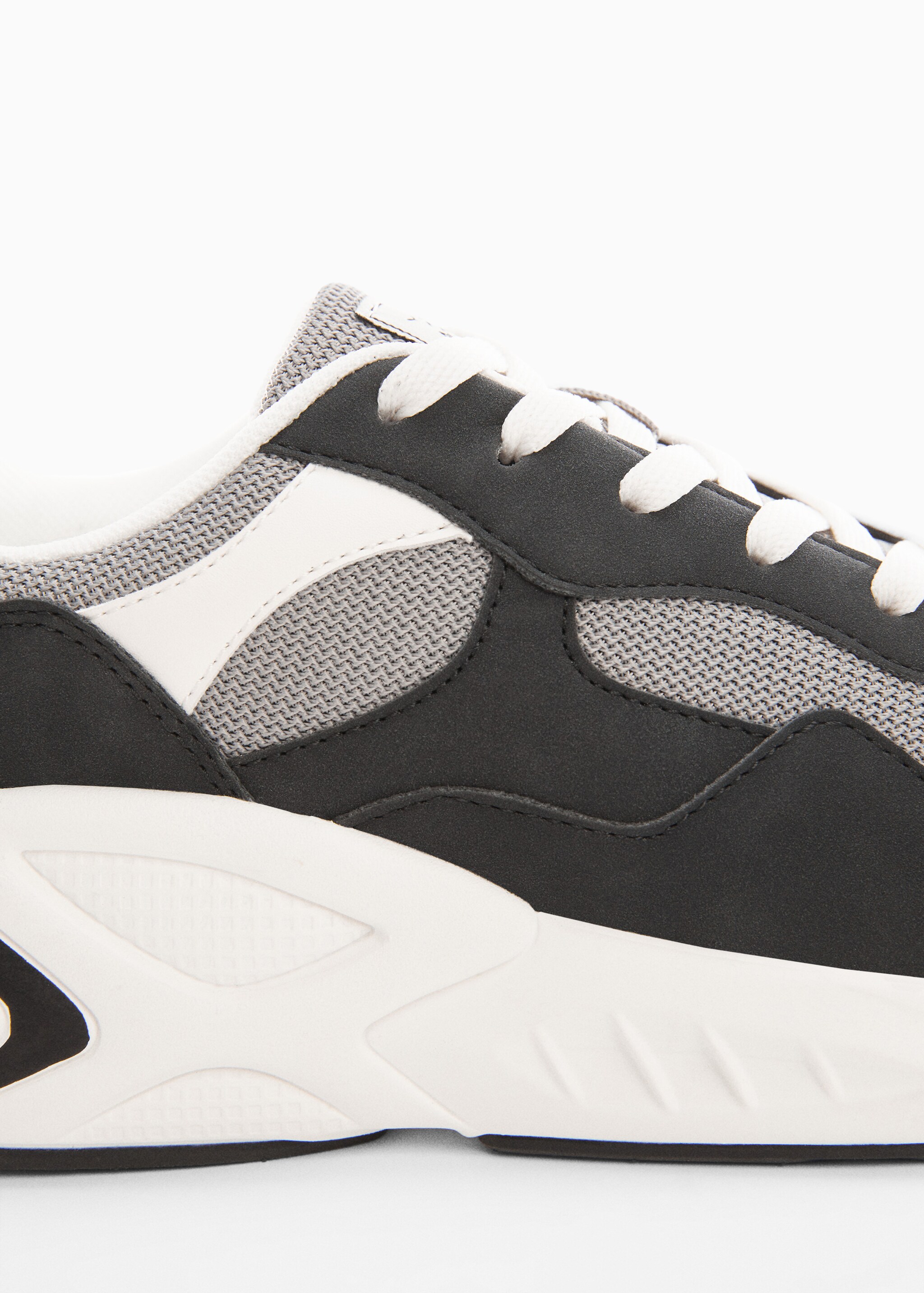 Combined design sneakers - Details of the article 2