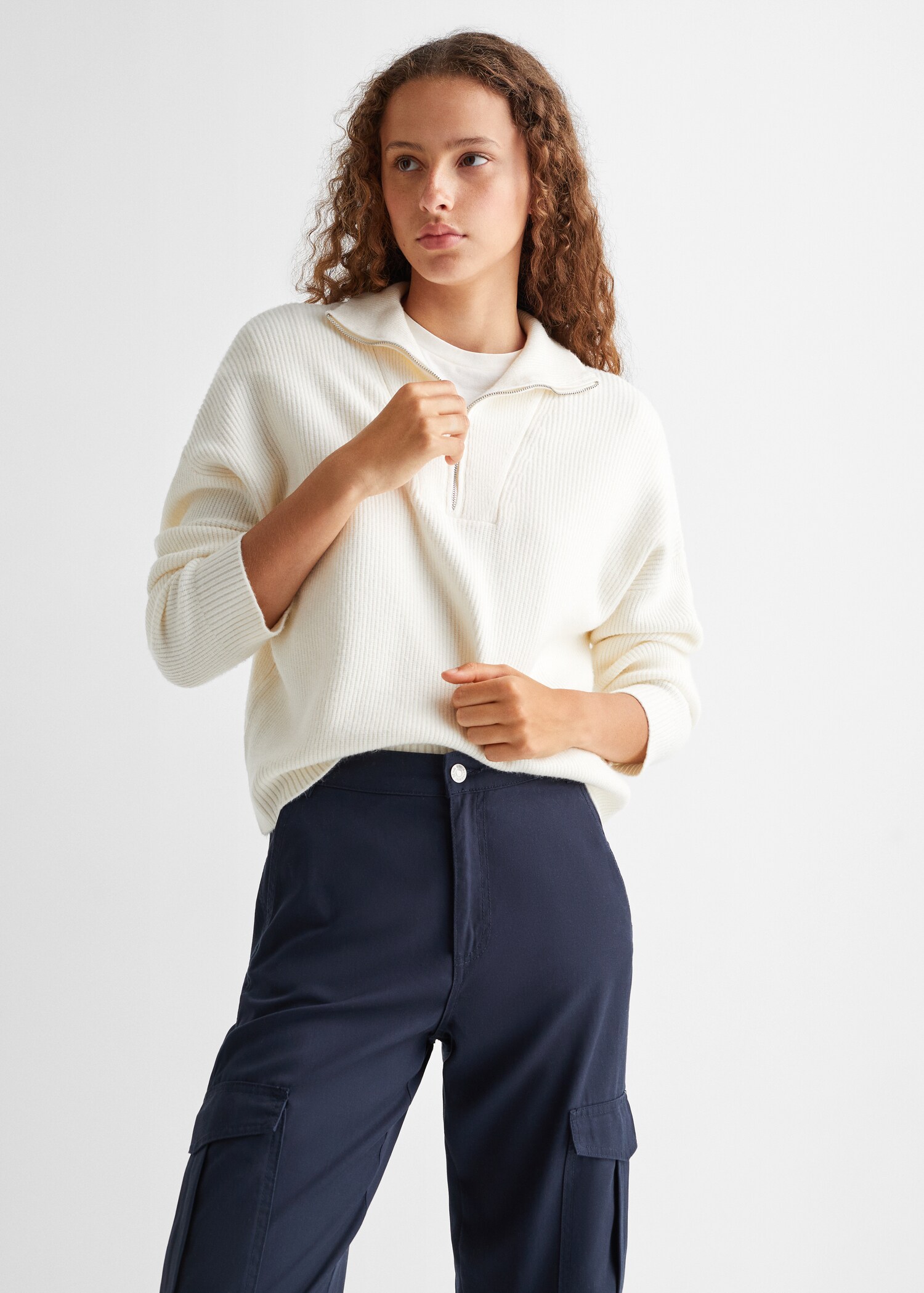 Jeans cargo bolsillos - Plano medio