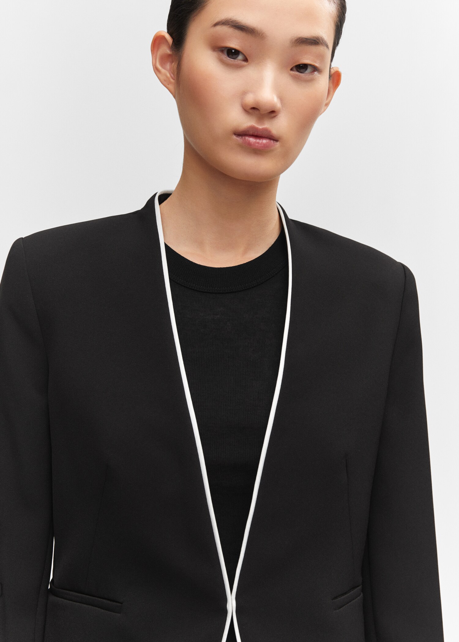 Contrasting trims blazer - Details of the article 1
