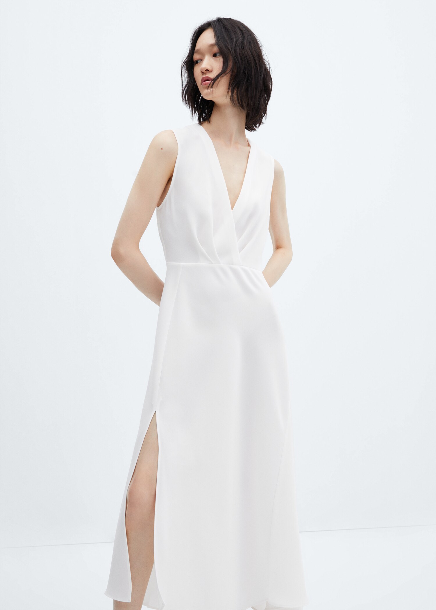 Asymmetrical dress with side slit - Medium plane